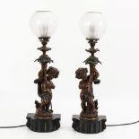 Paar Gründerzeit-Dielenlampen mit Putto.