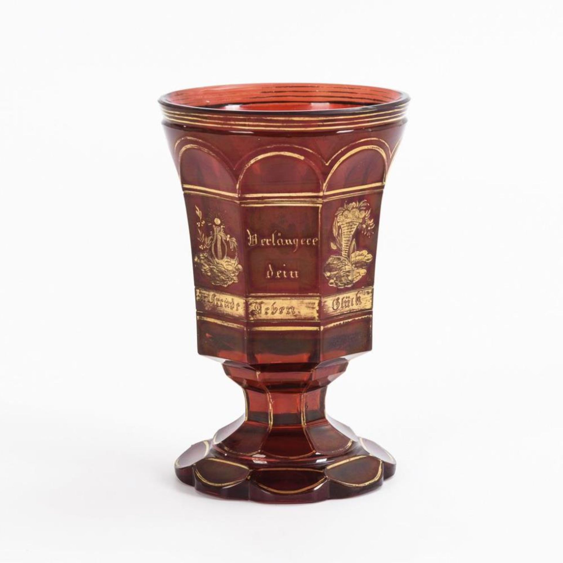 Biedermeier-Glas mit Goldstaffage.