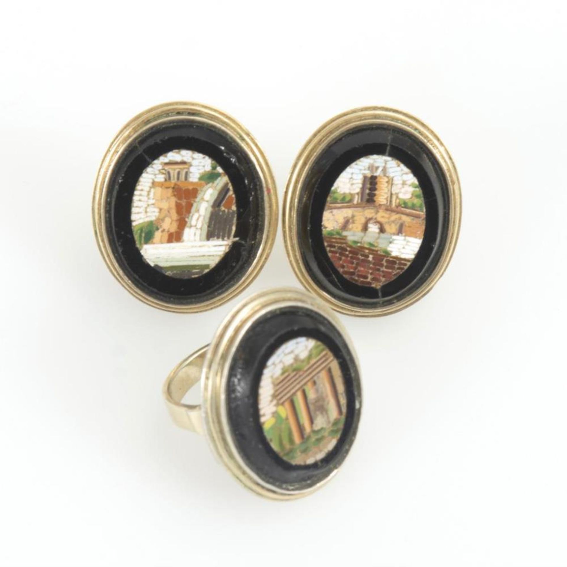 Italienischer Ring und Ohrklipp-Paar mit Mikromosaiken. - Bild 2 aus 2