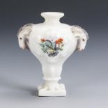 Miniatur-Widderkopfvase. Meissen.