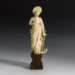 Elfenbein-Figur: Heilige Katharina.