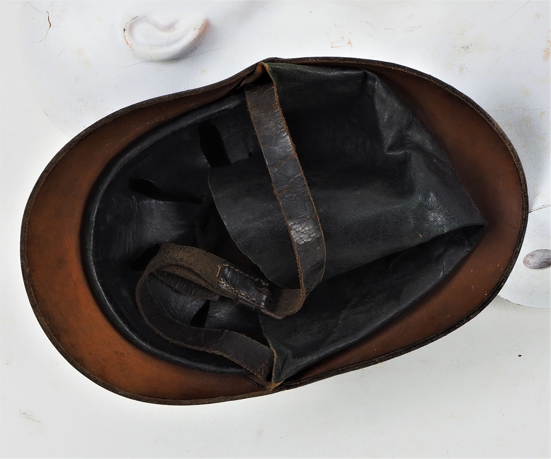 Leather fire helmet at 1900, probably South Germany (German Empire) - Image 4 of 4