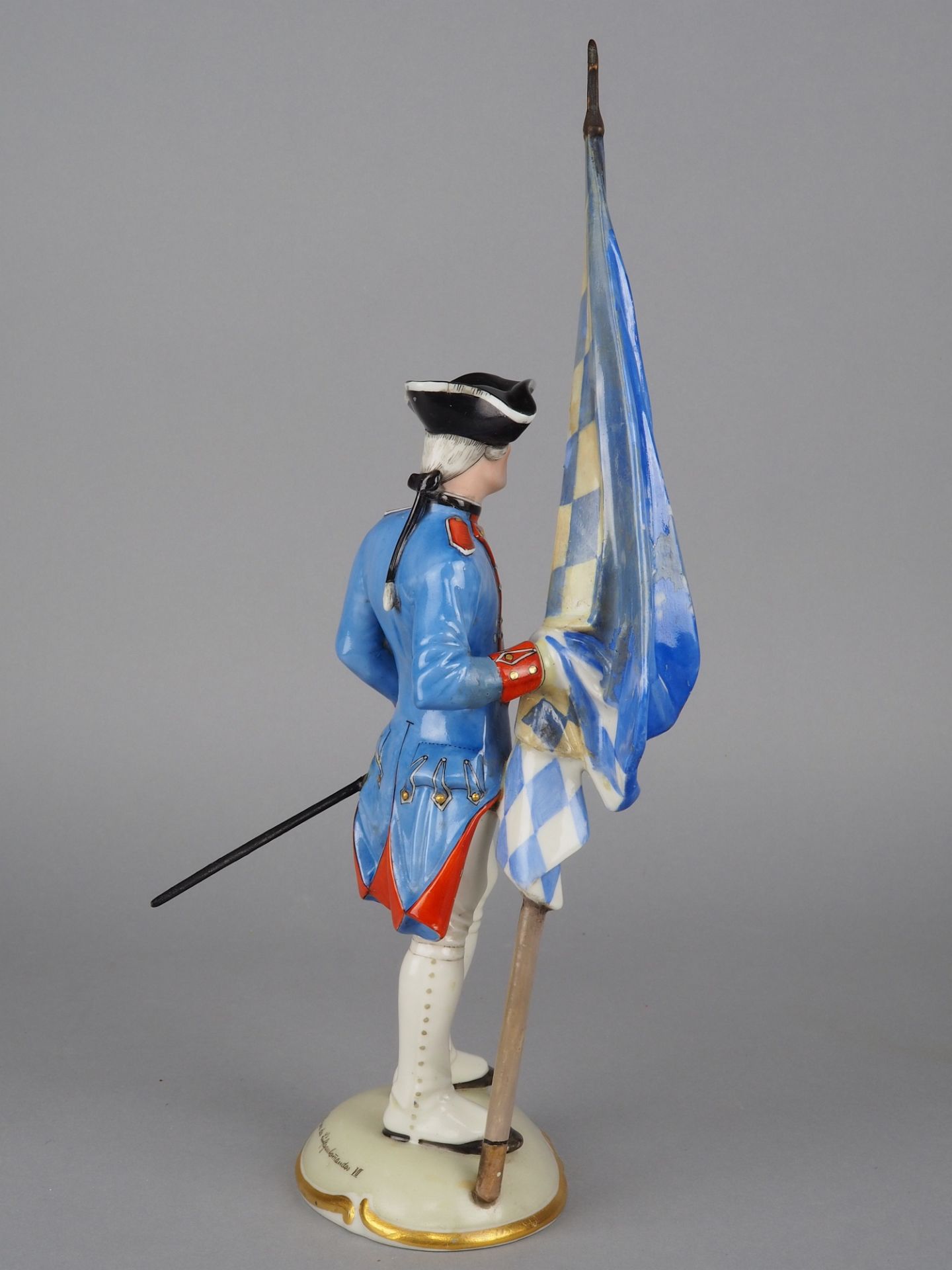 Nymphenburg Porcelain Manufactory: Bavarian Ensign 1st Infantry Regiment (1740-1790). - Image 3 of 8