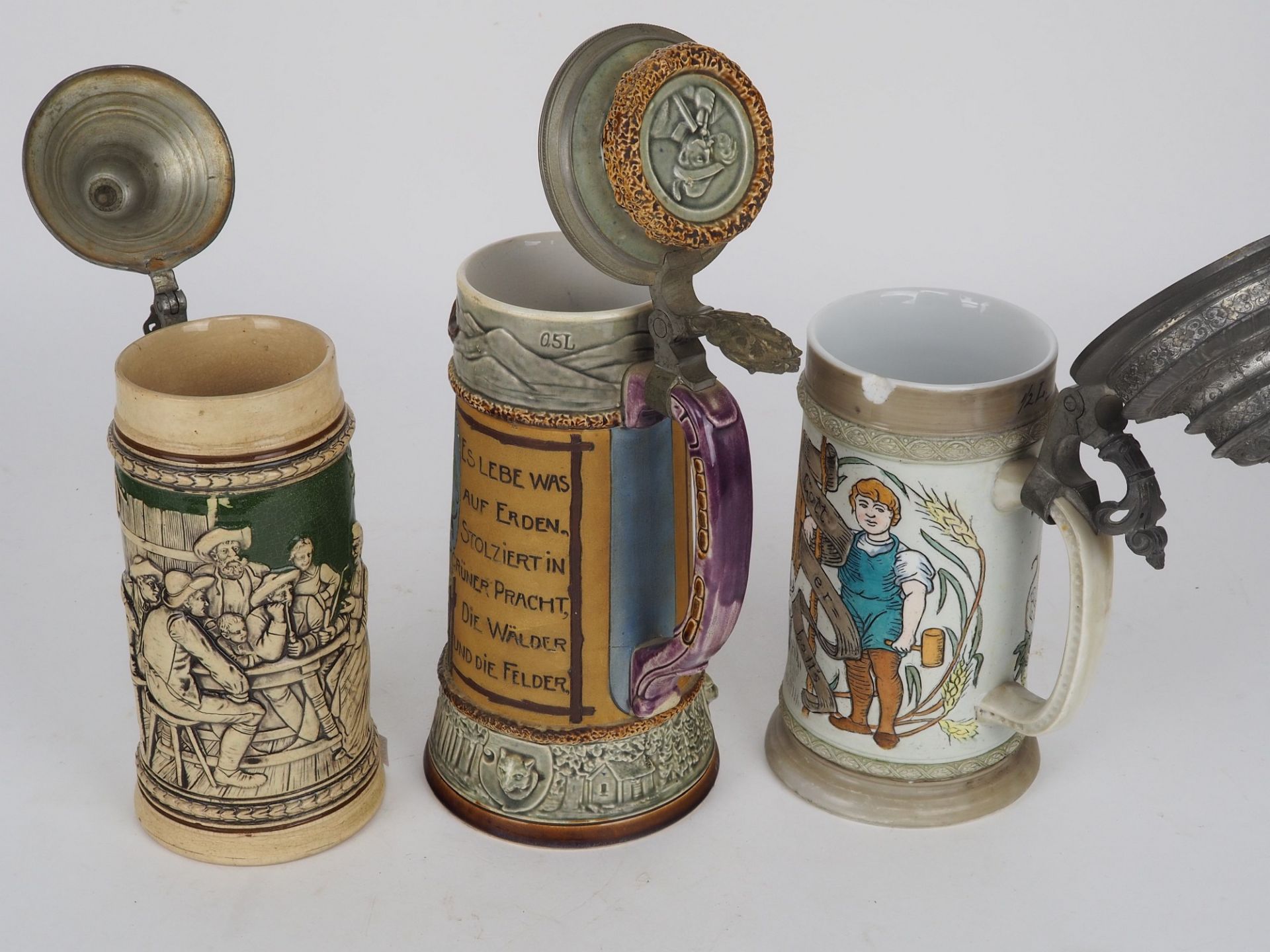 Beer mugs with relief pictures, 5 pieces, around 1900 - Image 4 of 4