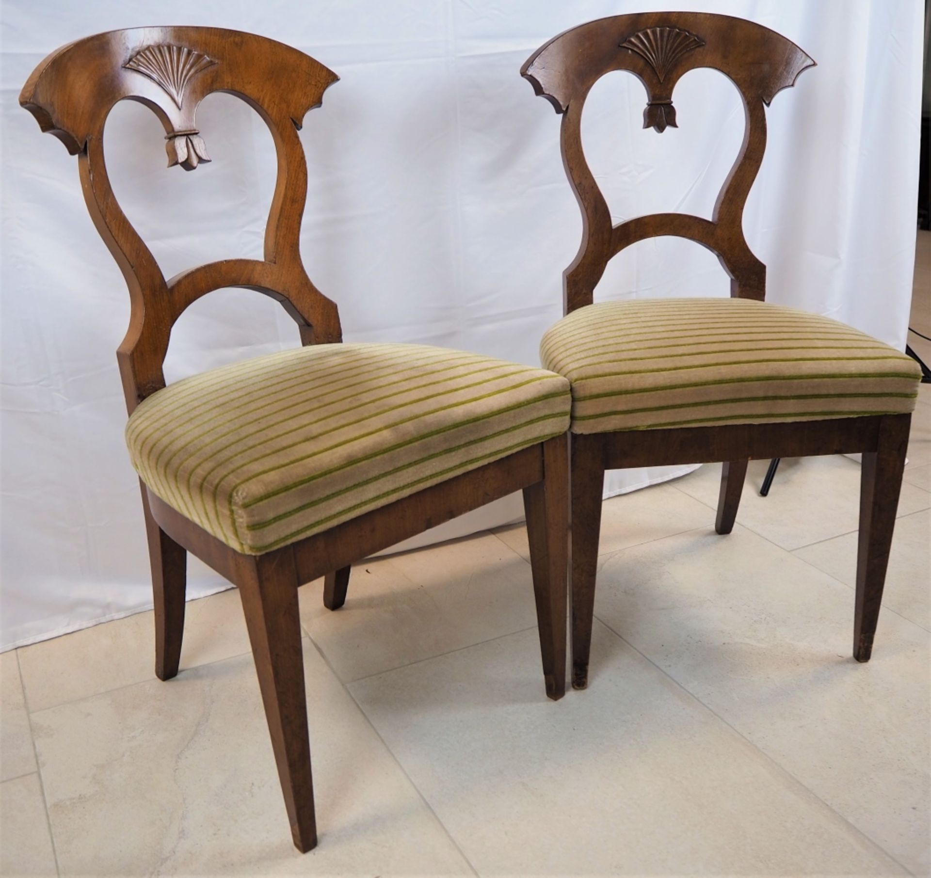 A pair of Biedermeier chairs, Middle German around 1830