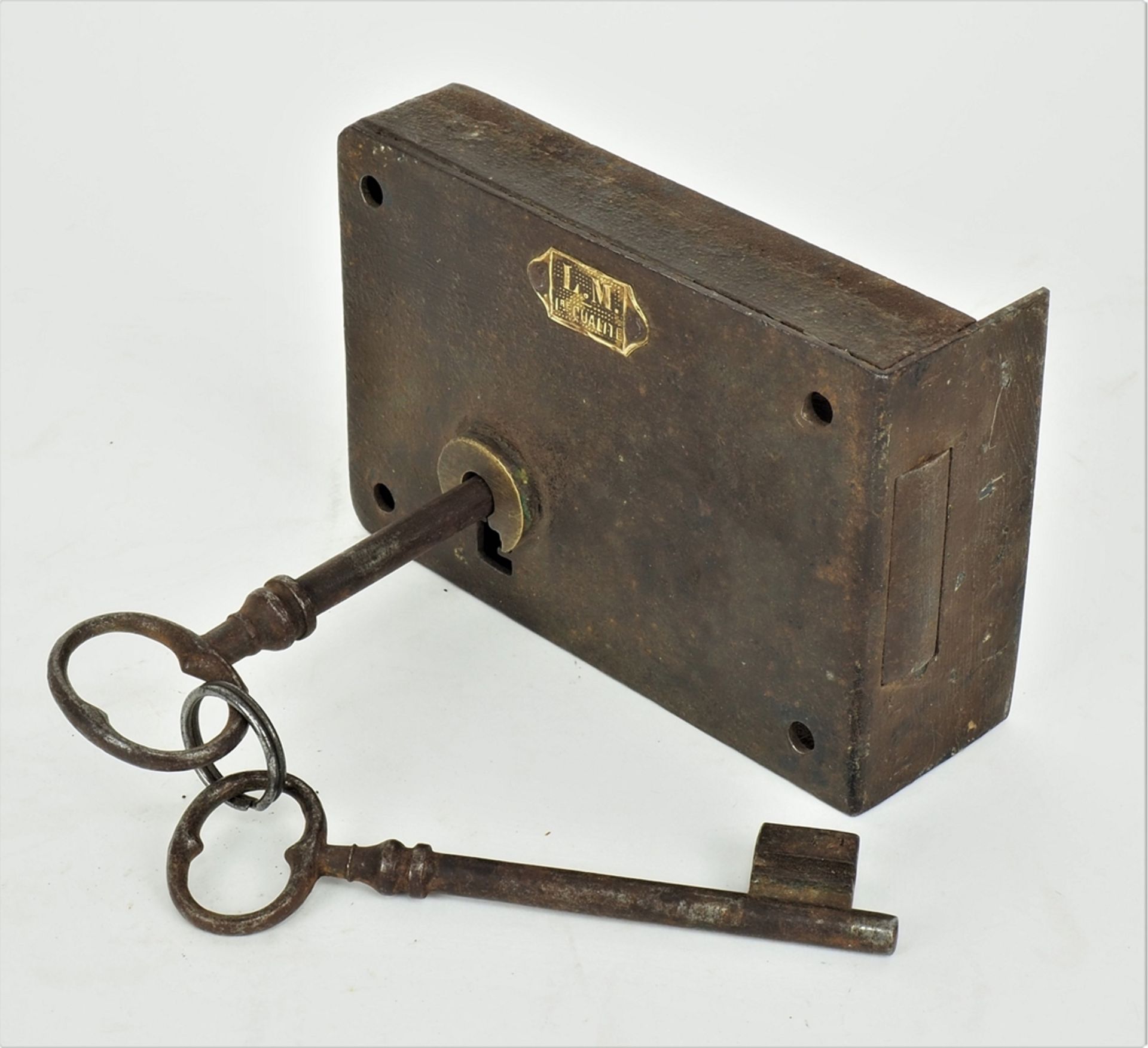 Heavy door lock around 1800