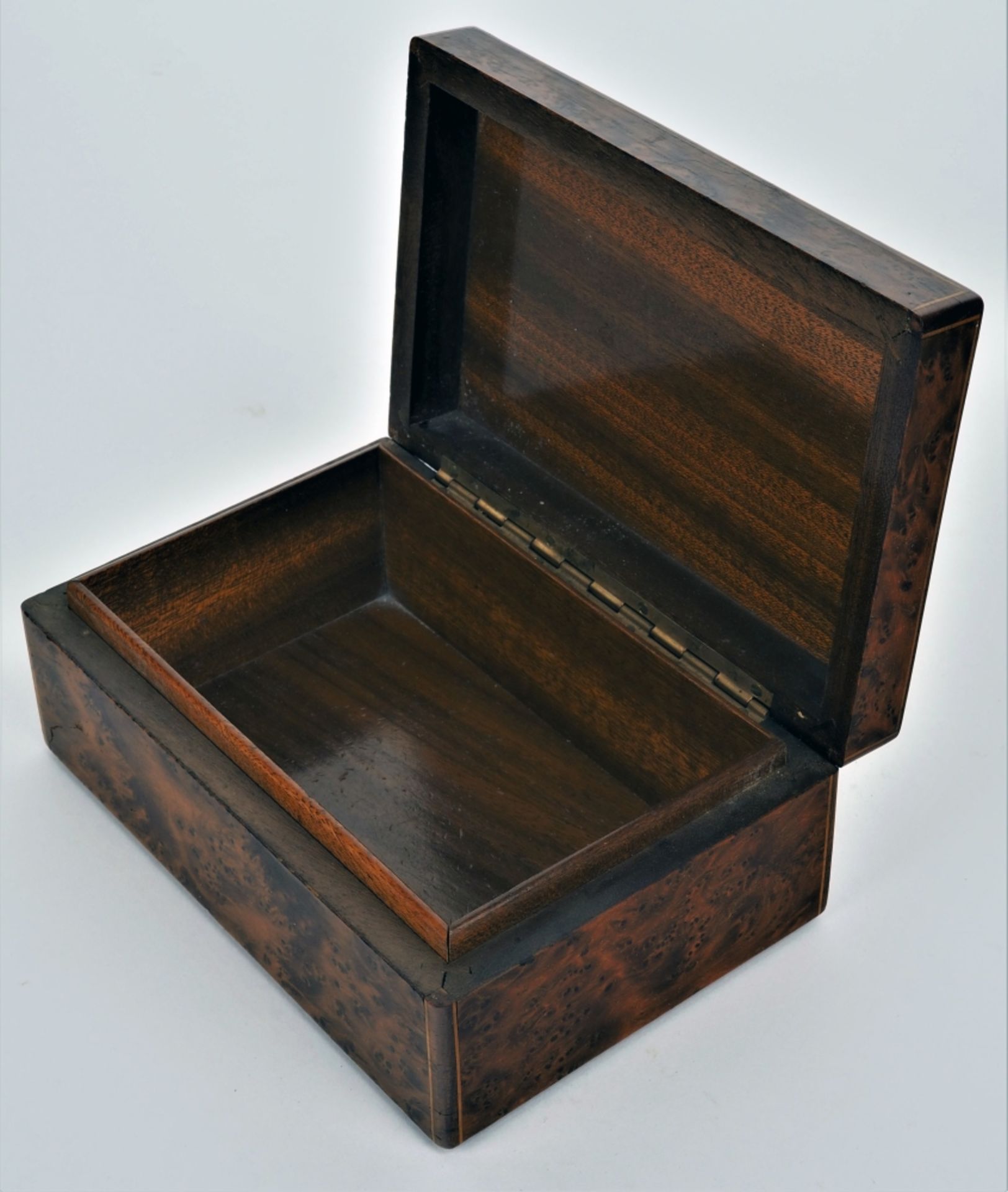 Lid box around 1900 - Image 2 of 2