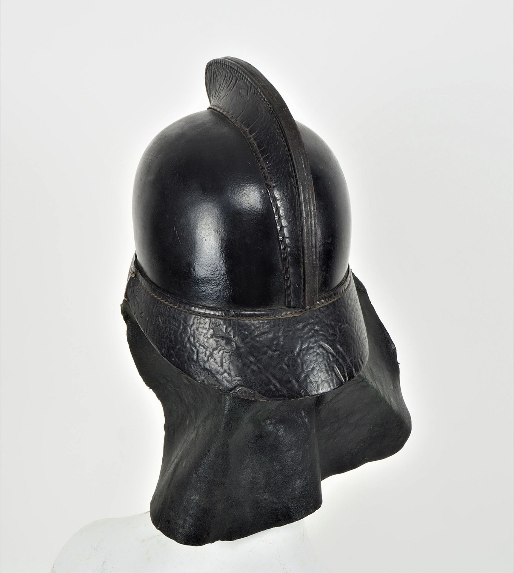 Leather fire helmet at 1900, probably South Germany (German Empire) - Image 3 of 4