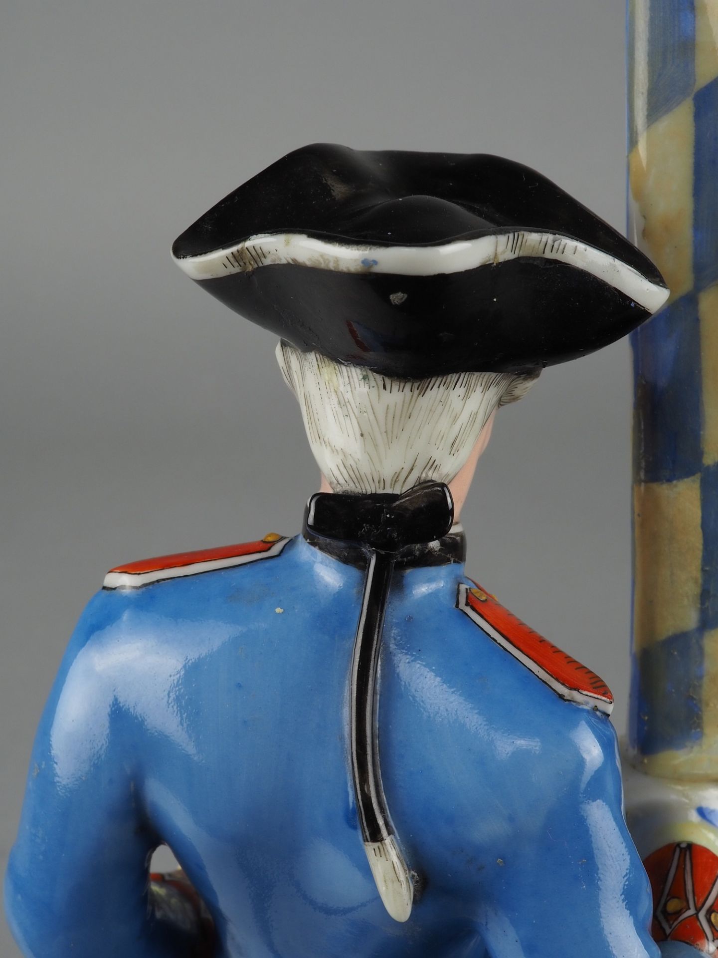 Nymphenburg Porcelain Manufactory: Bavarian Ensign 1st Infantry Regiment (1740-1790). - Image 6 of 8