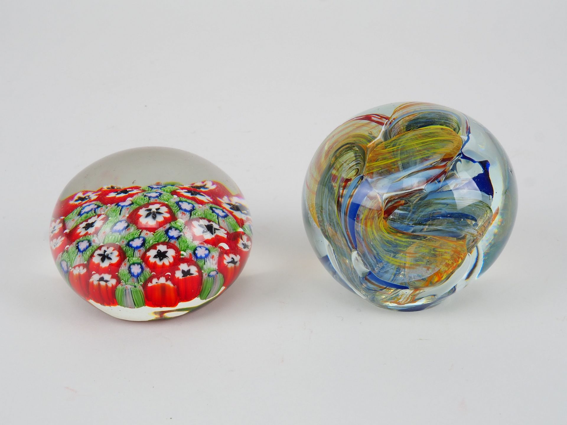 Zwei Paperweights - Bild 2 aus 2