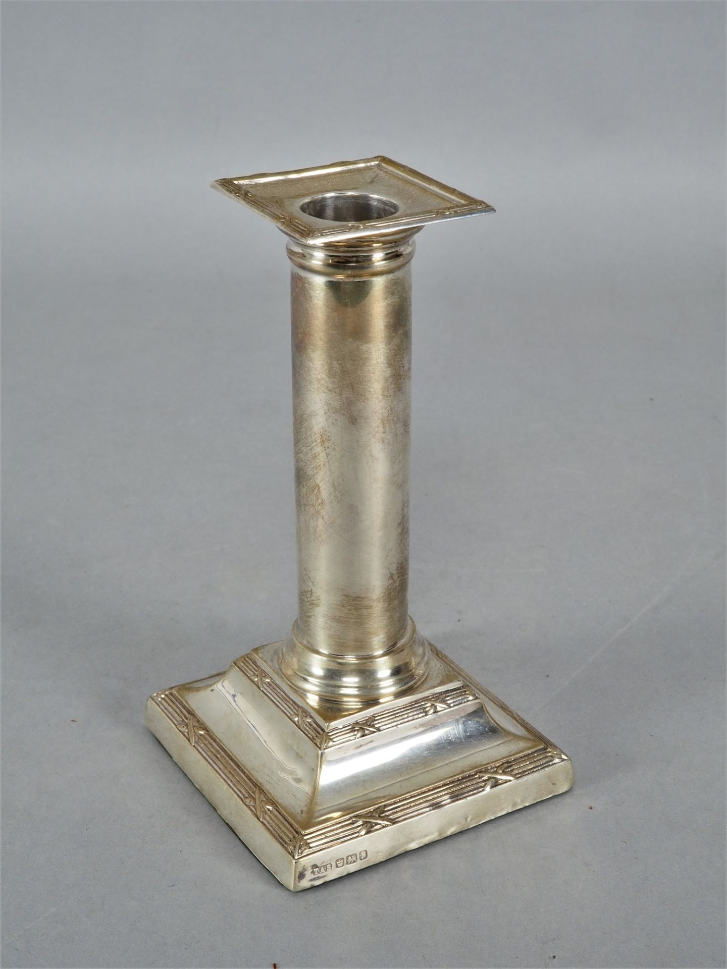 Pair of silver candlesticks, Sheffield - England, c. 1910 - Image 2 of 3