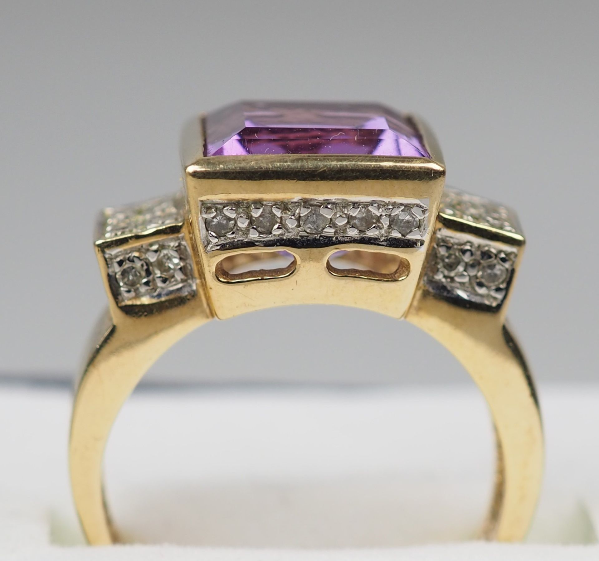 9kt Gold Amethyst Ring mit kl. Diamant Splittern - Bild 2 aus 4