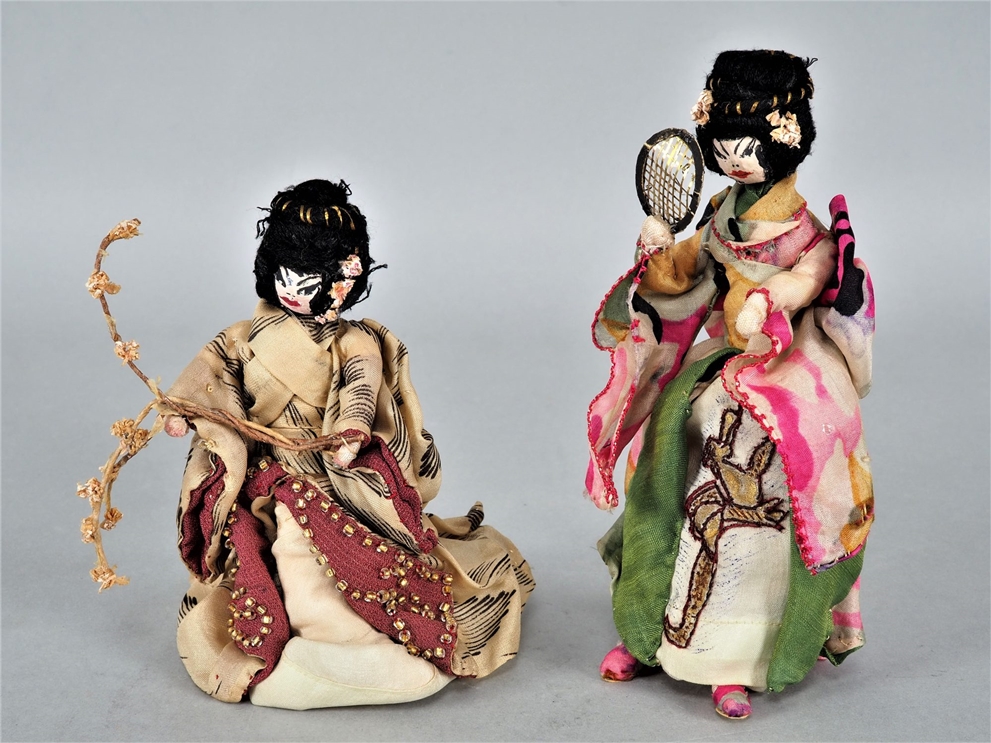 Pair of Japanese dolls, 1948