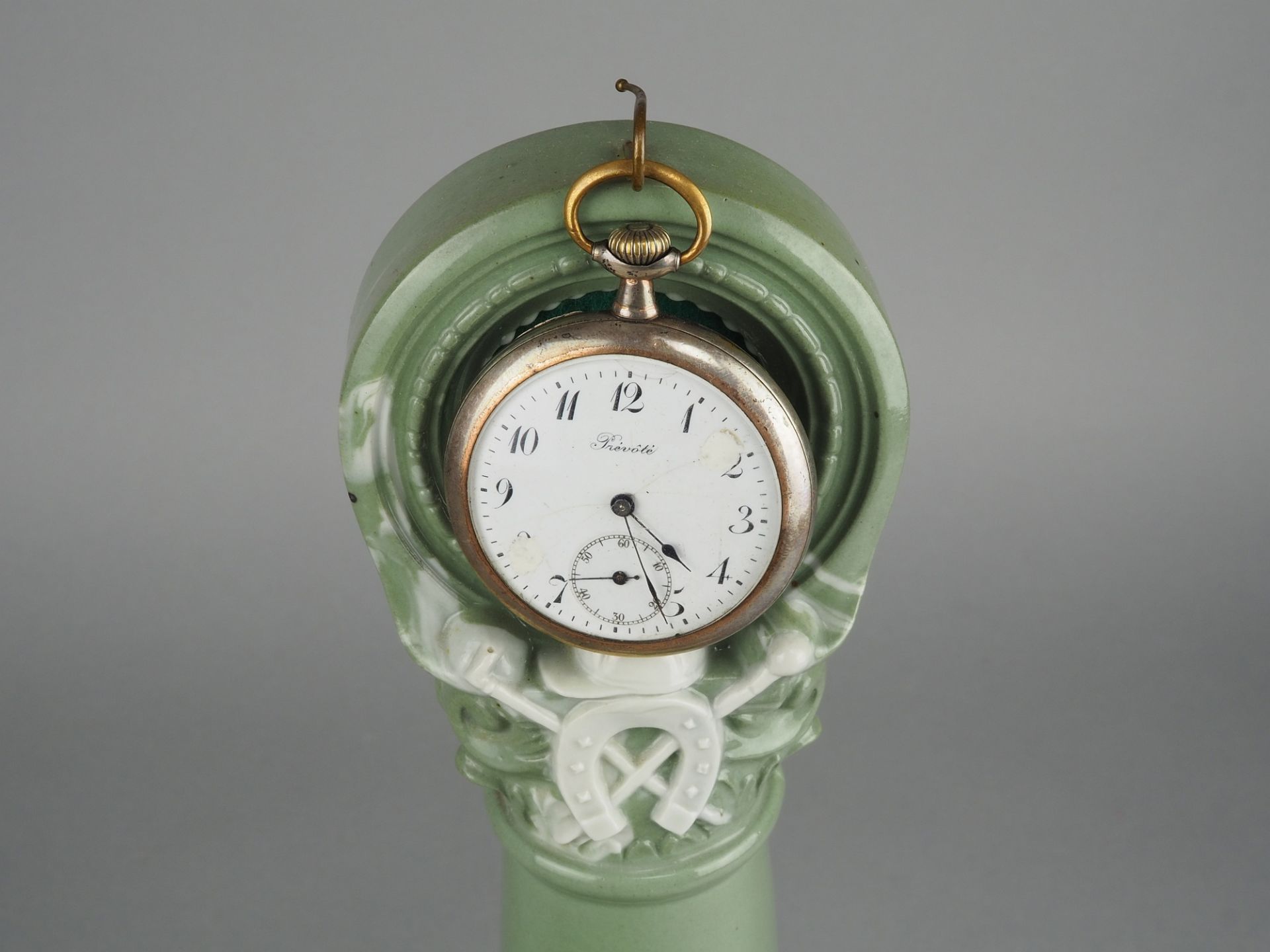 Taschenuhrenhalter mit Uhr, um 1900 - Bild 3 aus 4