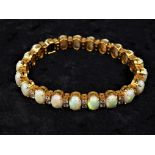 18kt Gold Opal-Armband mit Brillanten