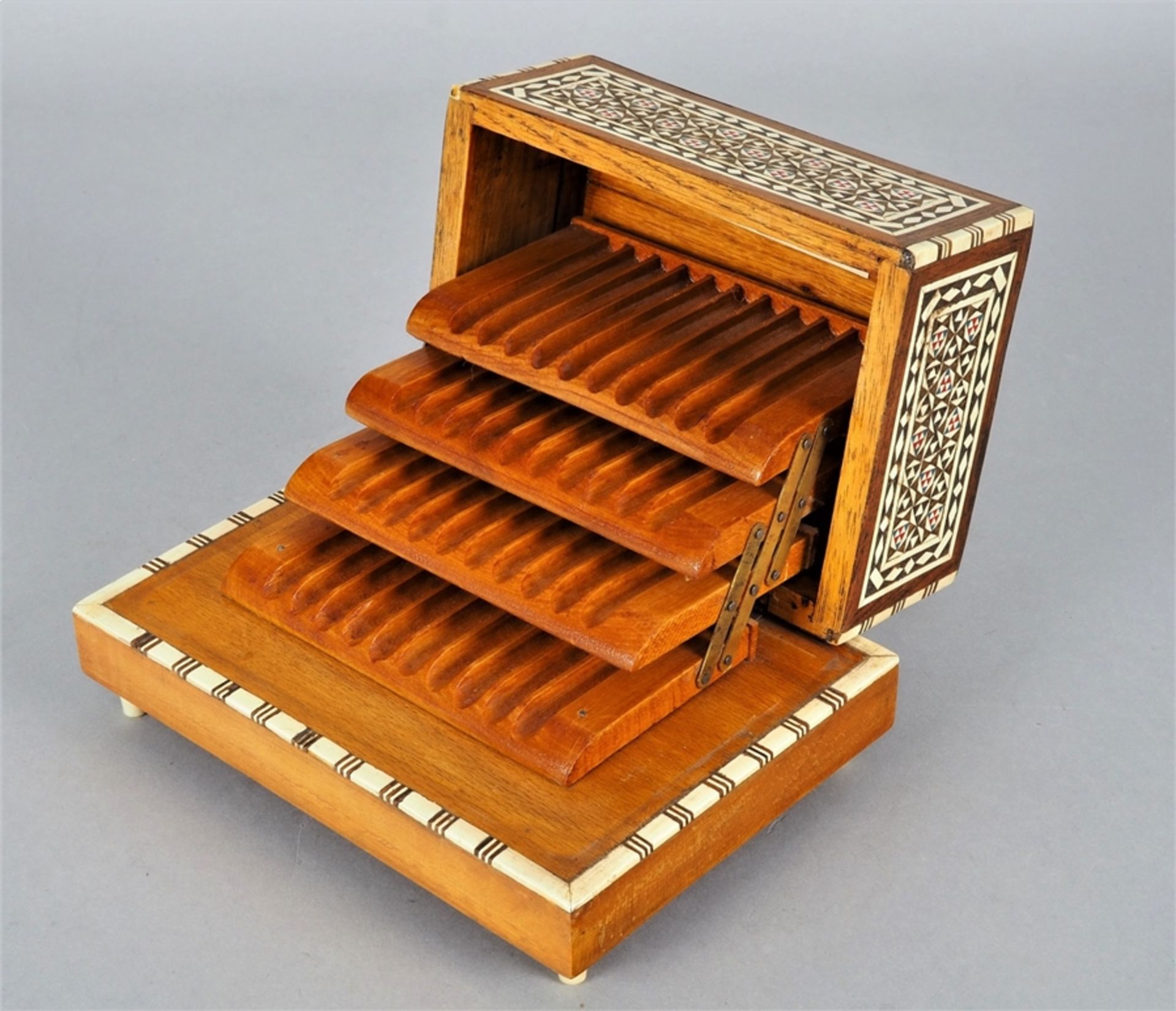 Holzbox für Zigaretten im orientalischen Stil - Bild 2 aus 2