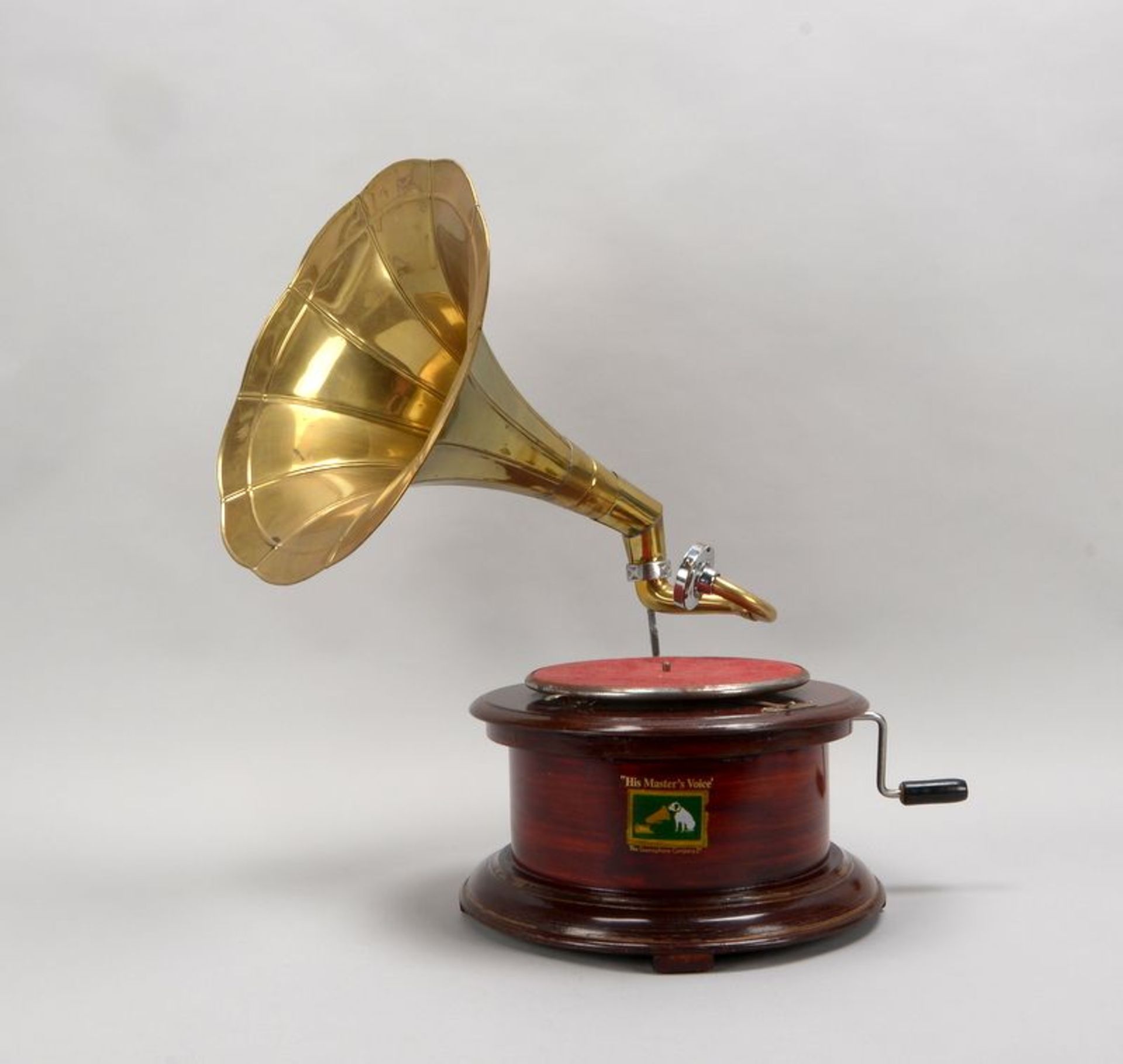 Grammofon, &#039;His Master&#039;s Voice&#039;, rundes Holzgeh&auml;use, mit Kurbel und Messingtrich - Bild 2 aus 2