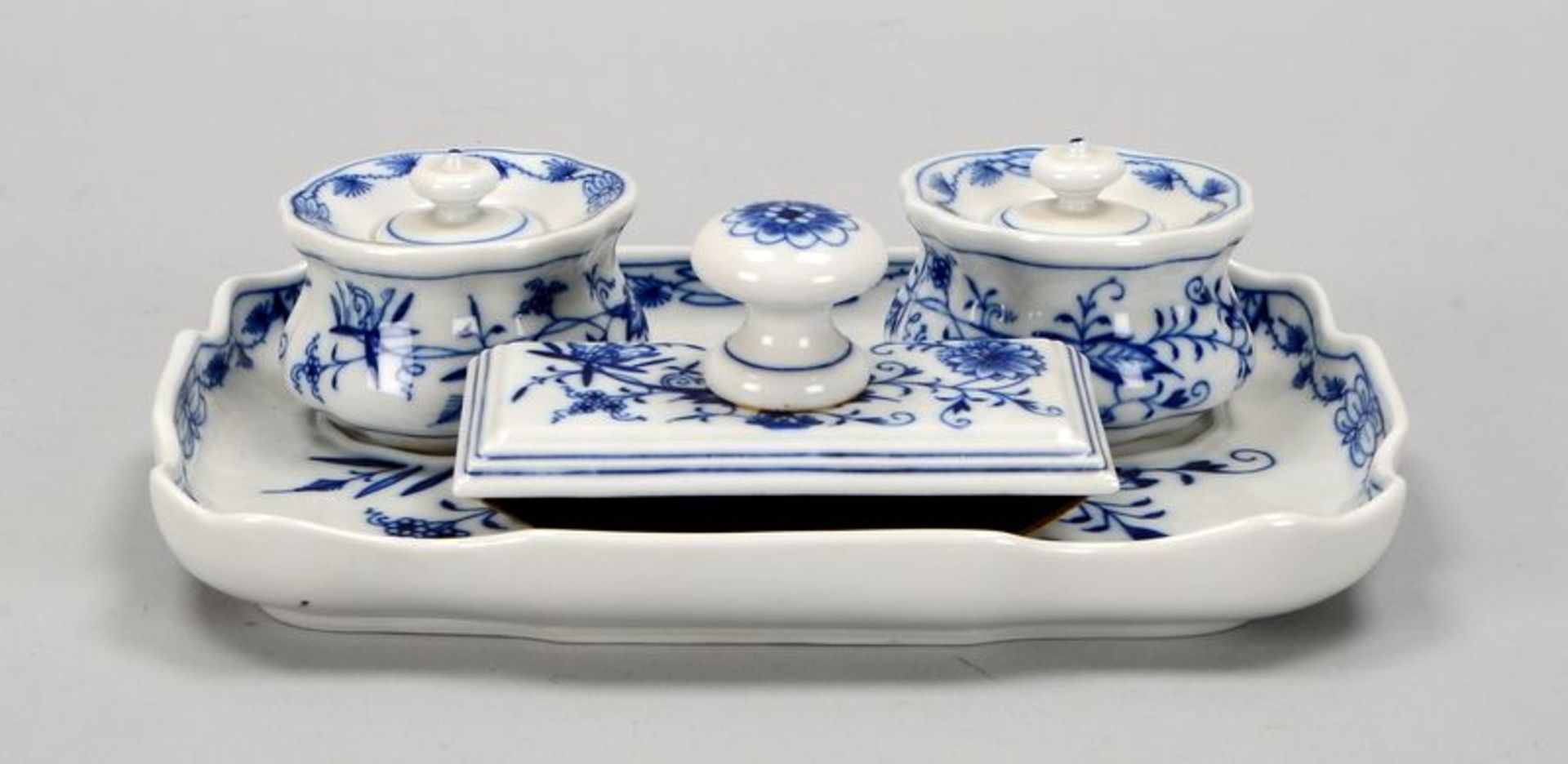 Schreibtisch-Accessoires, Meissen (2-gestrichen), jeweils mit Zwiebelmuster: 2x Tintenf&auml;sser un - Bild 3 aus 4