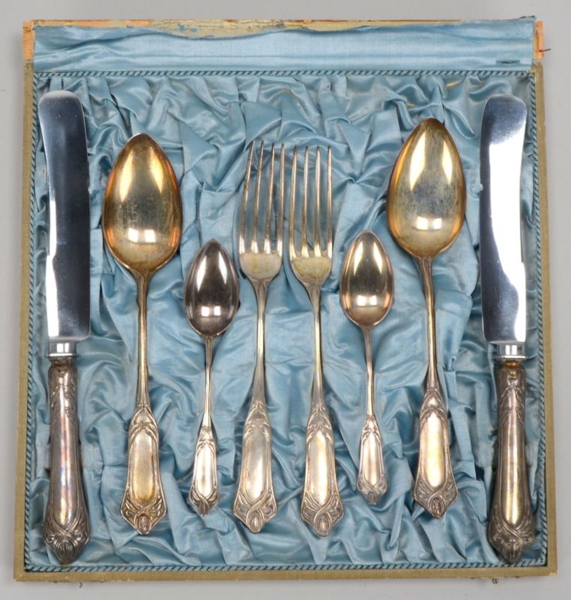 Speisebesteck (Jugendstil), 800 Silber, f&uuml;r 2 Personen, umfassend: 2x Speisemesser und 2x Speis - Image 2 of 2