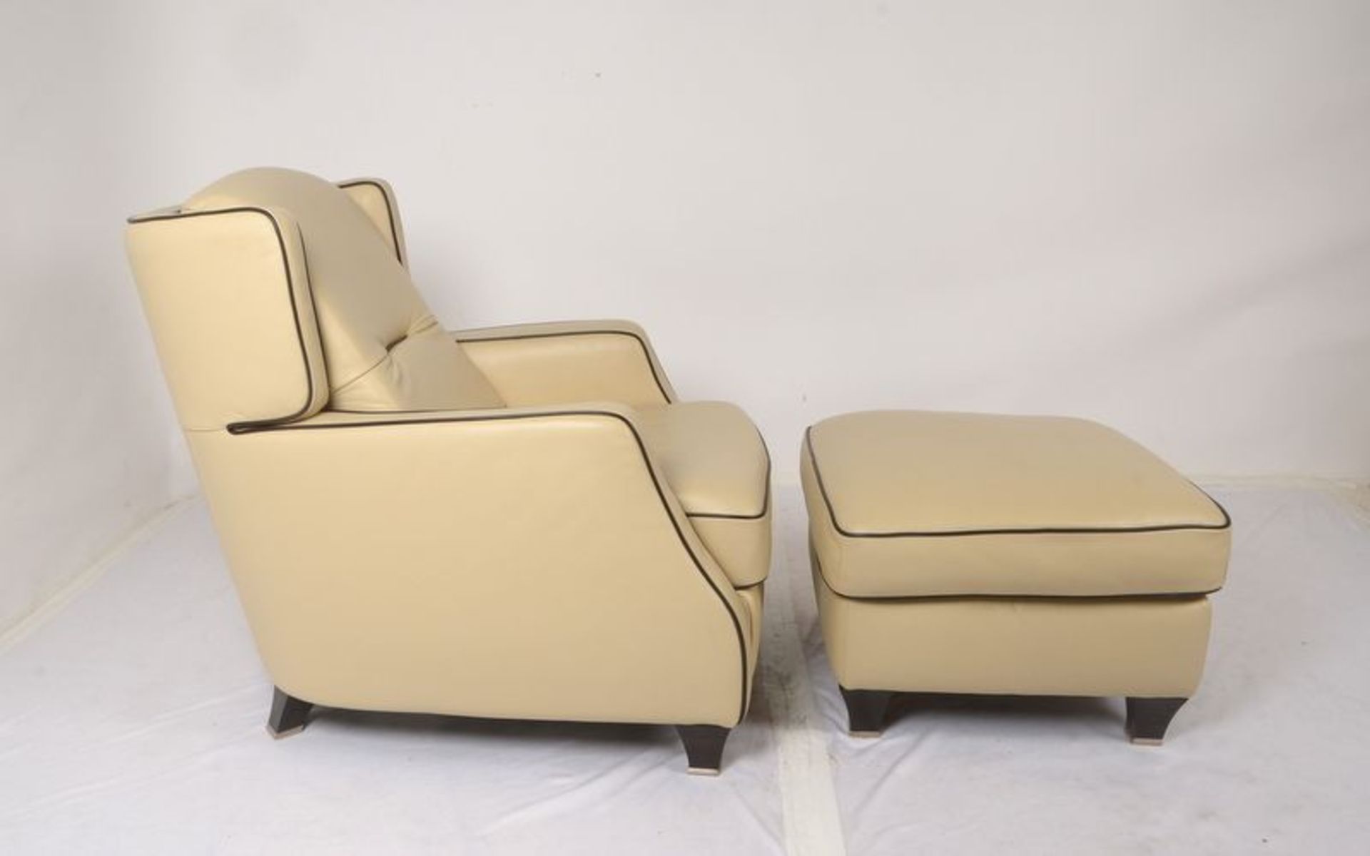 Natuzzi/Italien, Relaxsessel, beigefarbener Lederbezug, Lehnh&ouml;he 87 cm, Breite 85 cm, Sitzh&oum - Bild 2 aus 3