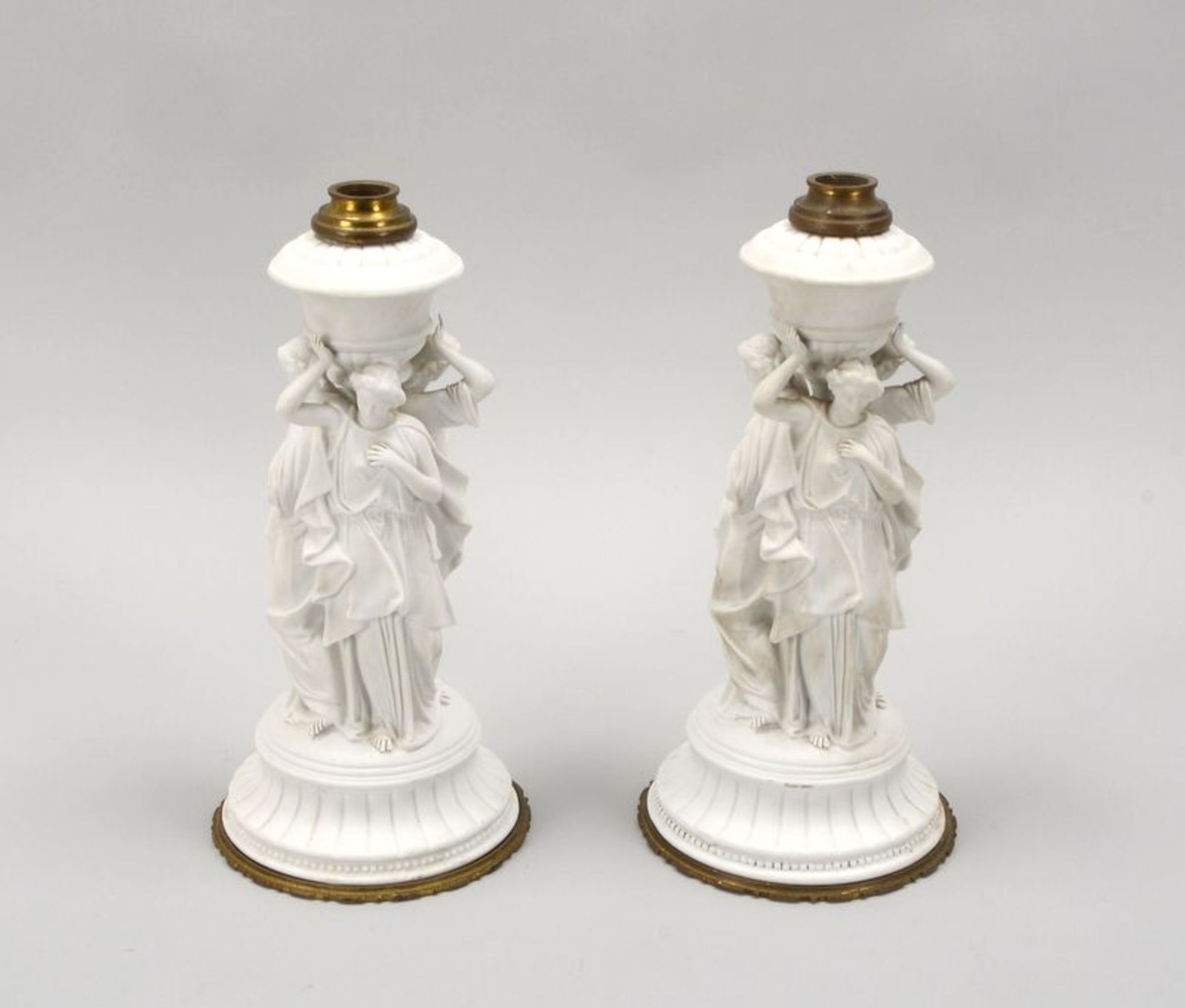 2 Biskuitporzellanfiguren, oben mit Metallmontierung (mit offenem Innengewinde - evtl. als Kerzenleu - Bild 2 aus 2