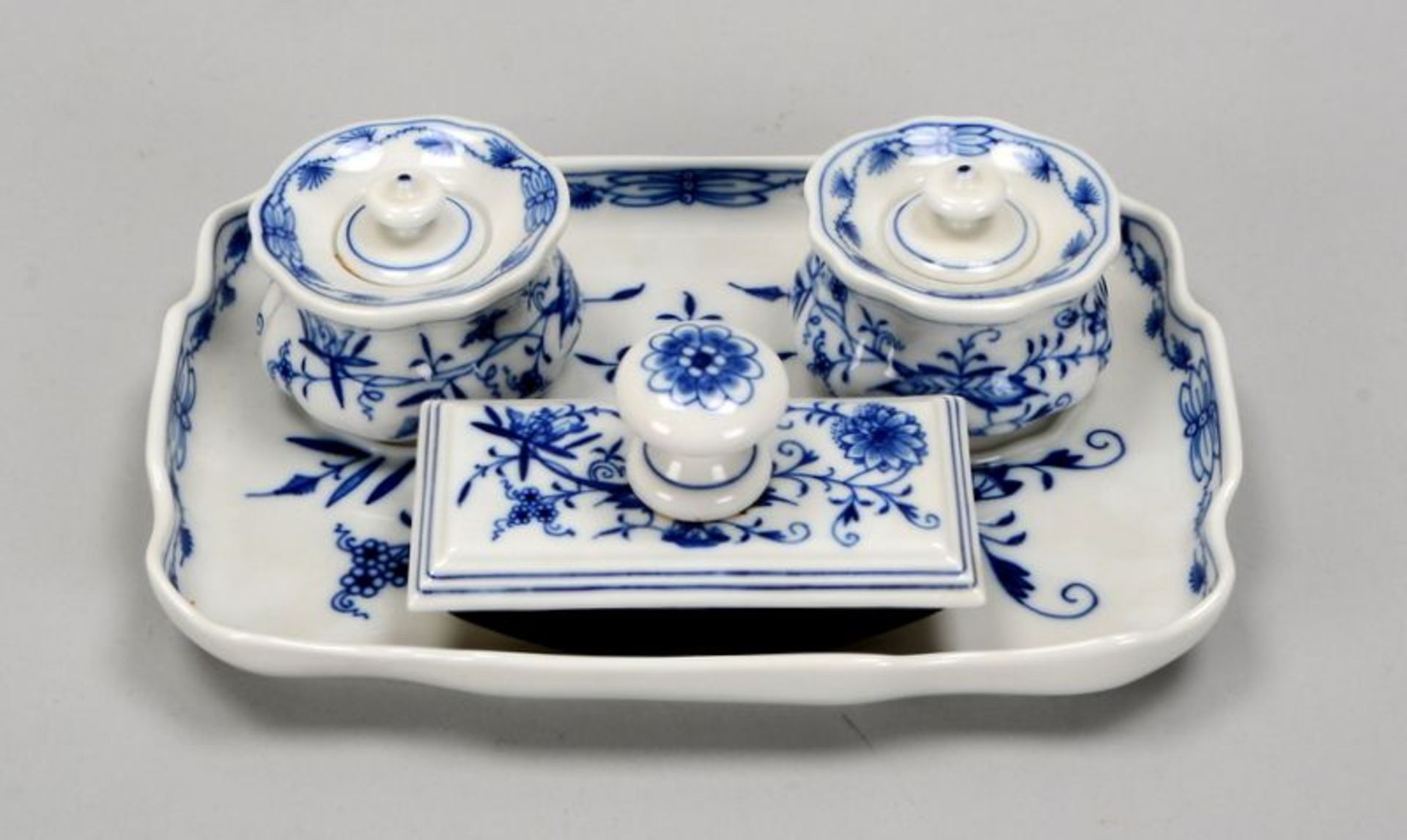 Schreibtisch-Accessoires, Meissen (2-gestrichen), jeweils mit Zwiebelmuster: 2x Tintenf&auml;sser un - Bild 2 aus 4