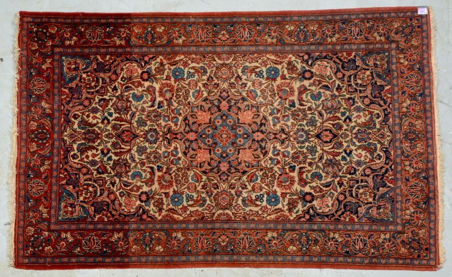 Antiker Keshan, hellgrundig, Pflanzenfarben, mit Abrasch; Ma&szlig;e 207 x 131 cm (mit Gebrauchsspur