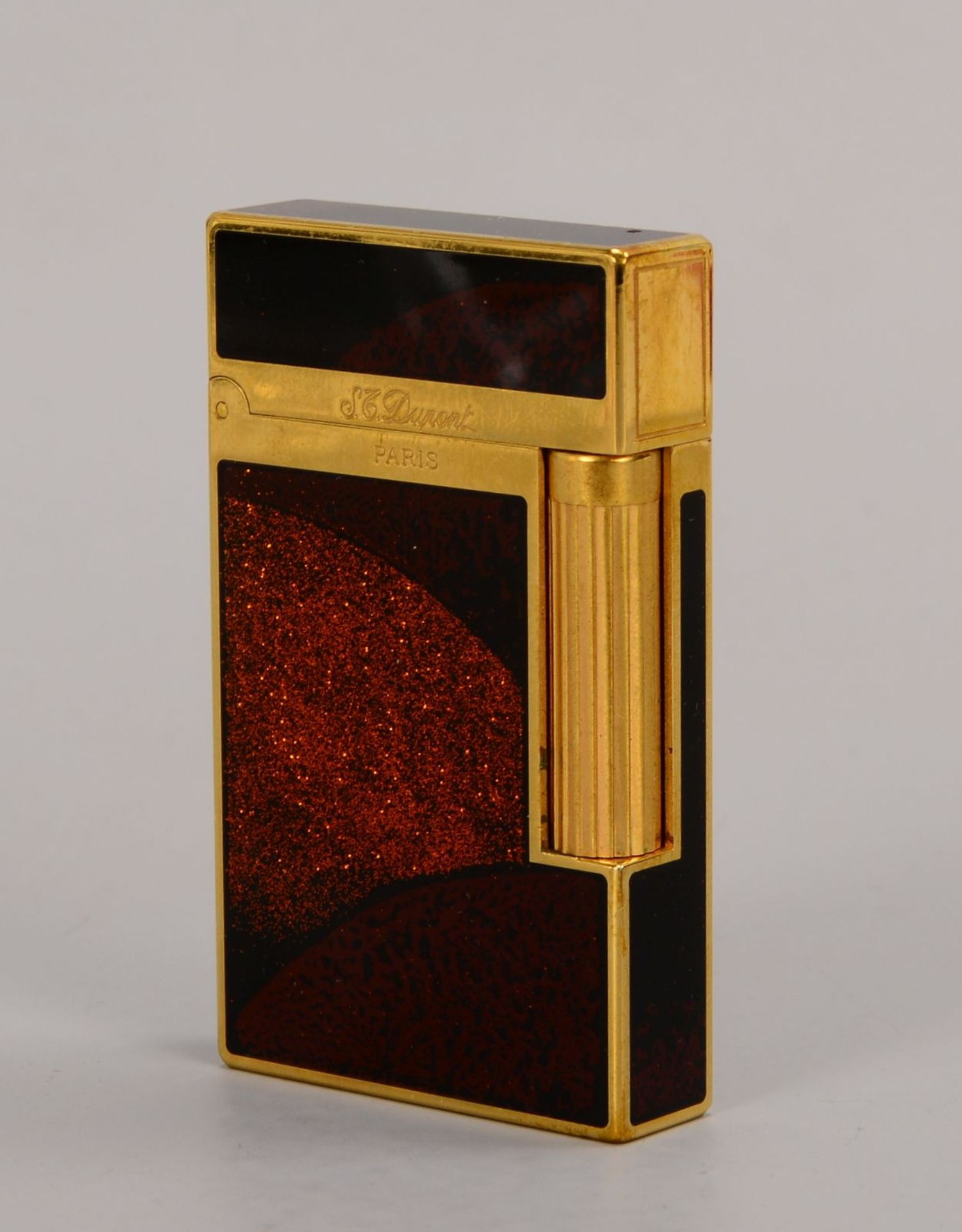 Feuerzeug, Dupont Nr. &#039;05DO6A8&#039;, Metallgeh&auml;use vergoldet/mit Chinalack, im original E