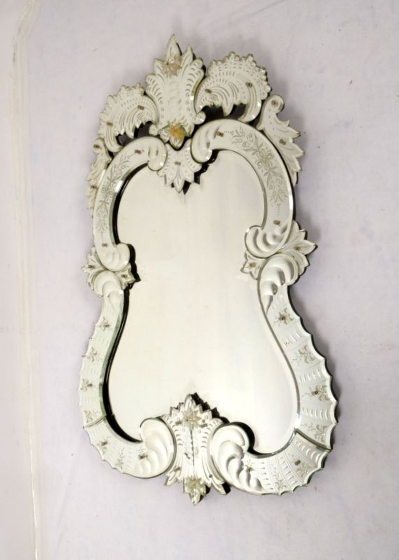 Prachtvoller Prunkspiegel (um 1900), gro&szlig;er Wandspiegel, Vollverglasung auf Holz, Rahmen/Bekr&