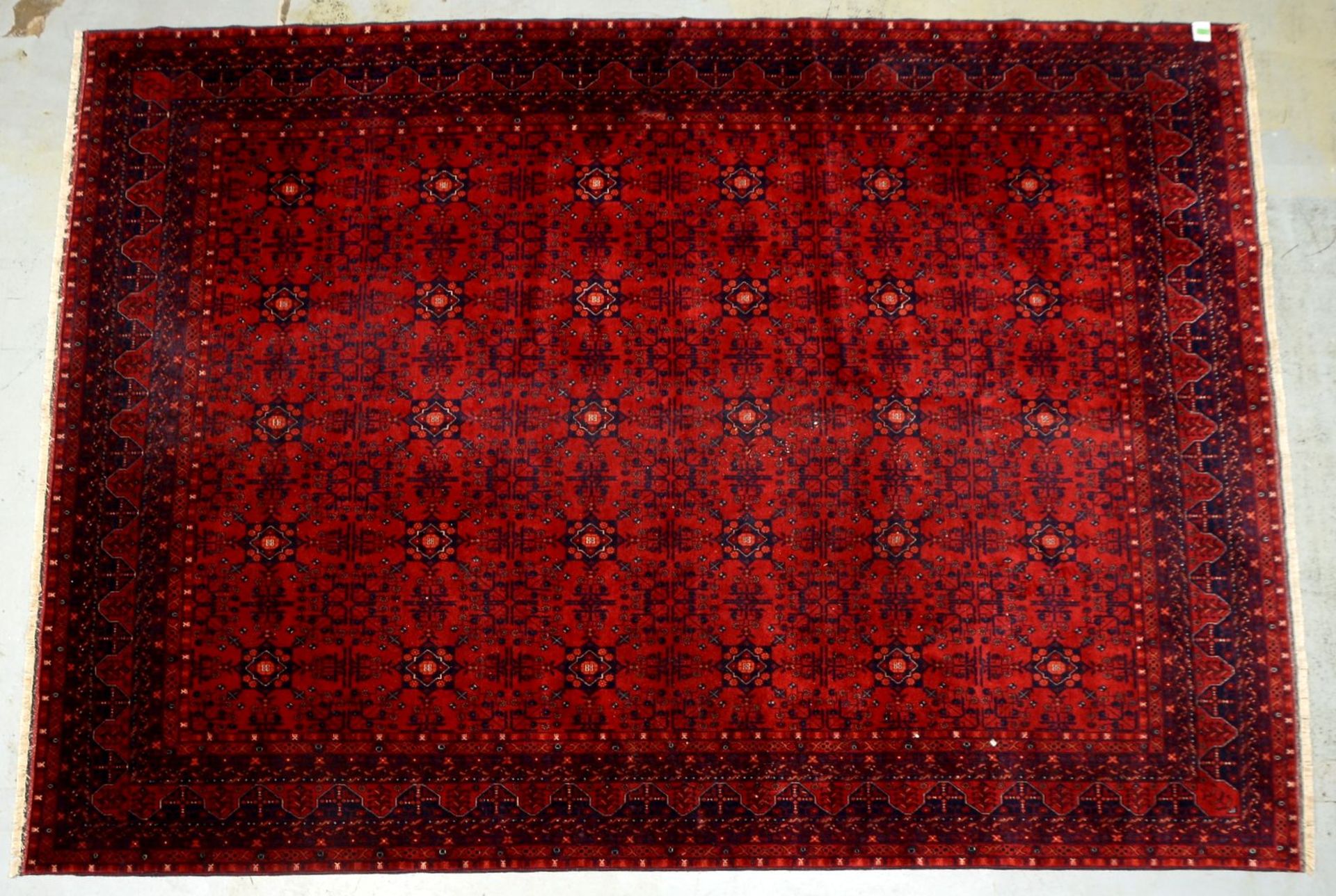 Orientteppich (Bilcik/T&uuml;rkei), rotgrundig, durchgemusterter Fond; Ma&szlig;e 250 x 346 cm