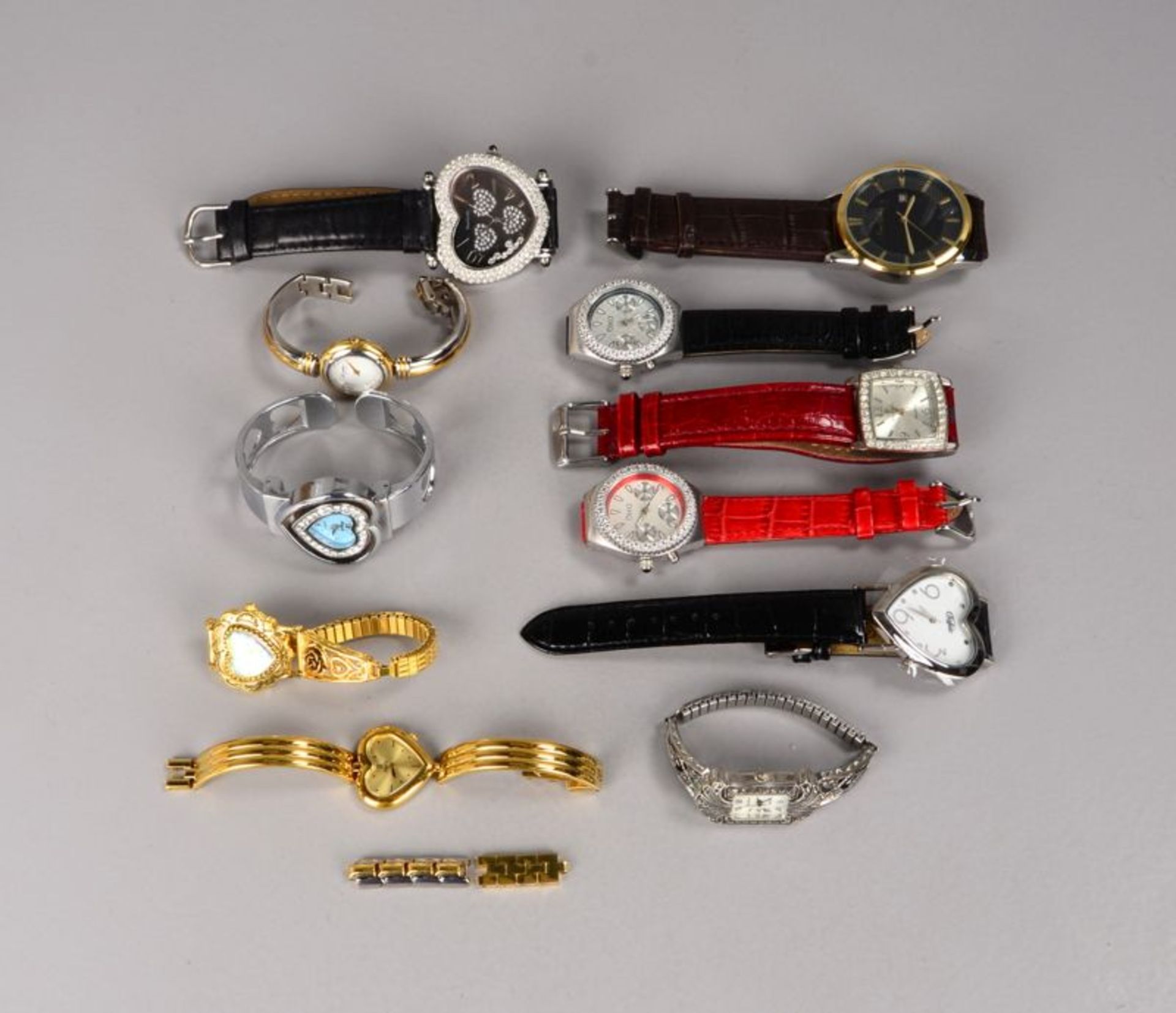 Kleines Armbanduhren/Modeuhren-Konvolut, verschiedene Ausf&uuml;hrungen, teilweise neuwertig - Funkt