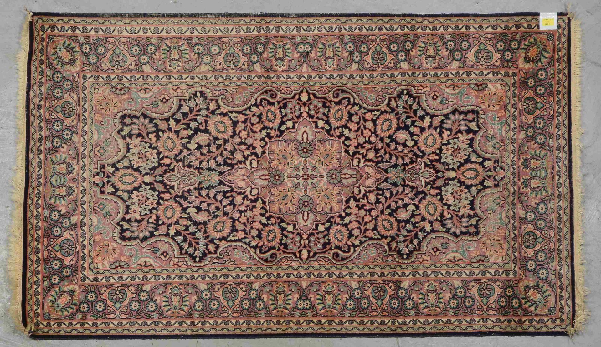 Orientbr&uuml;cke, mit Seidenanteilen; Ma&szlig;e 158 x 94 cm (mit Gebrauchsspuren)