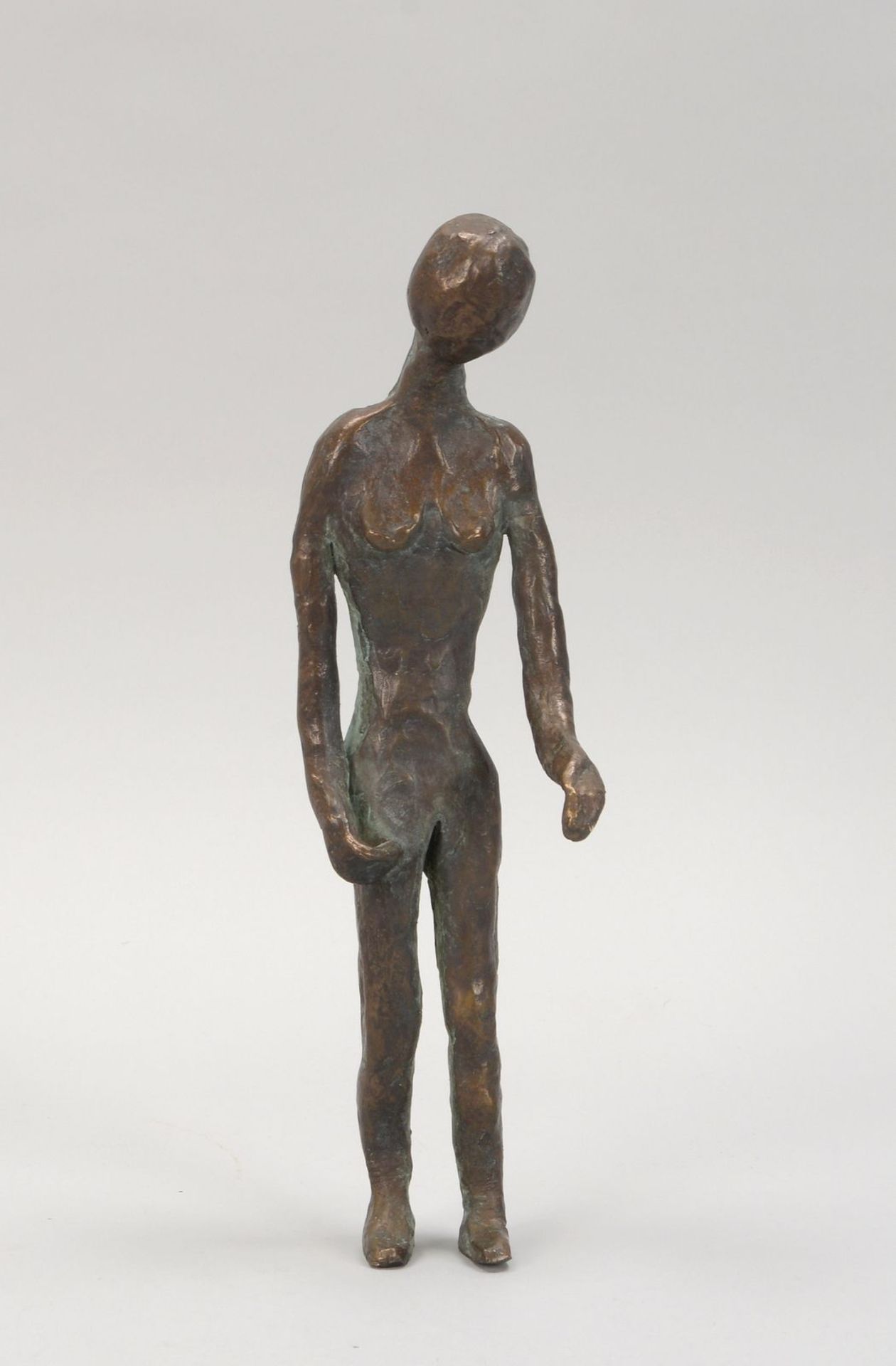 Bronzestatue, &#039;Weibliche Figur&#039;, ohne Sockel; H&ouml;he 31 cm