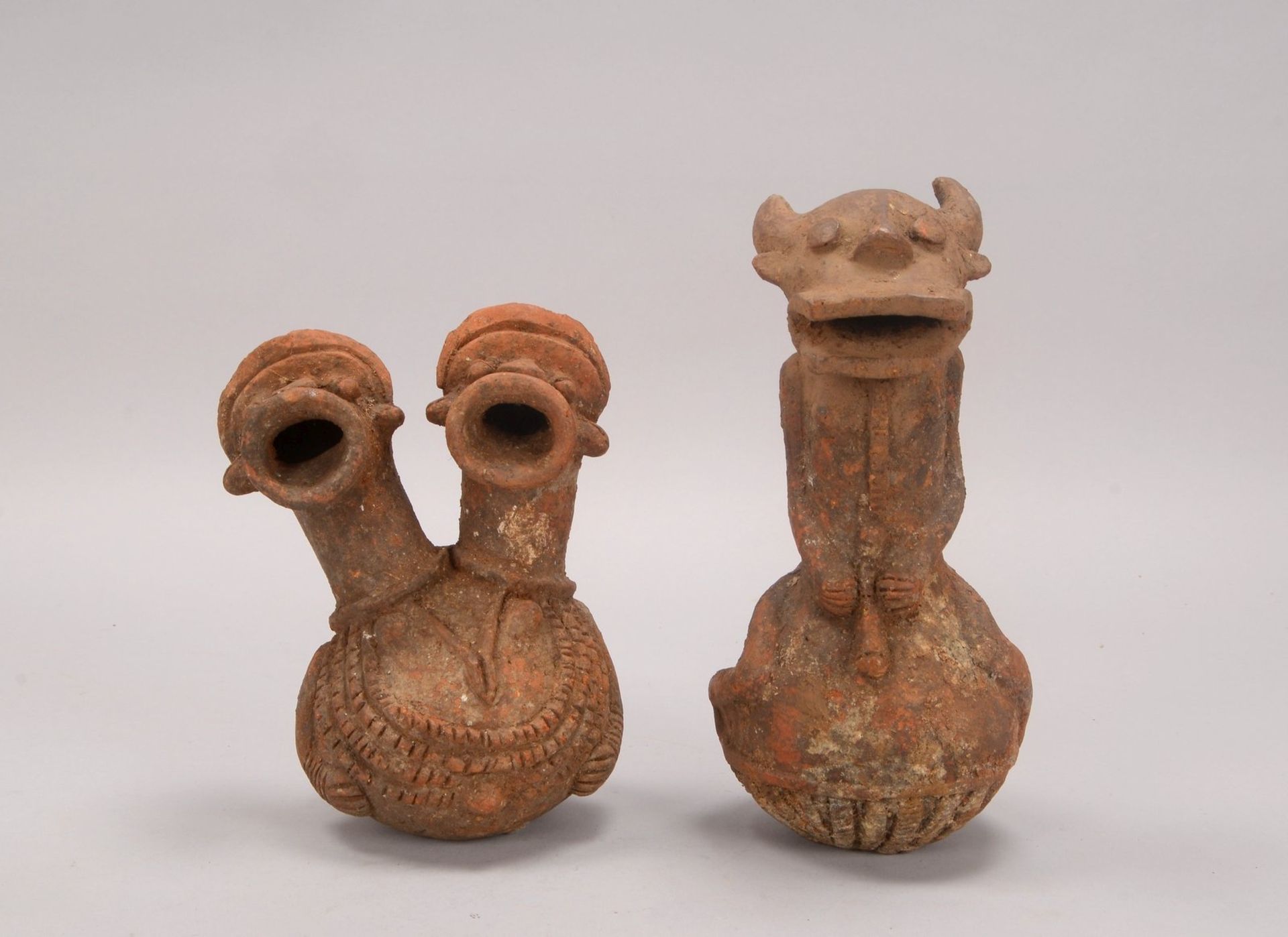 2 afrikanische Sammlerobjekte der Mambila Sardauna-Provinz/Ostnigeria (aus der Sammlung Prof. Henk v
