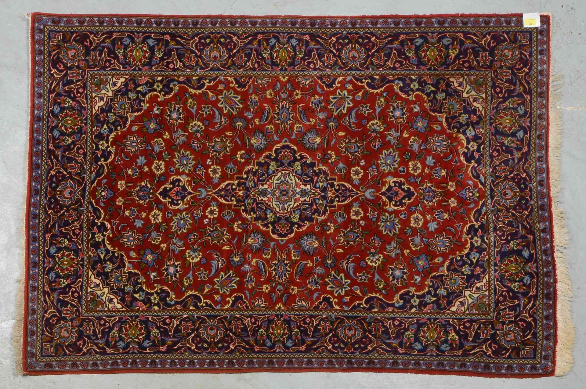 Keshan, Korkwolle, Flor in insgesamt gutem Zustand; Ma&szlig;ea 160 x 110 cm (R&auml;nder stellenwei