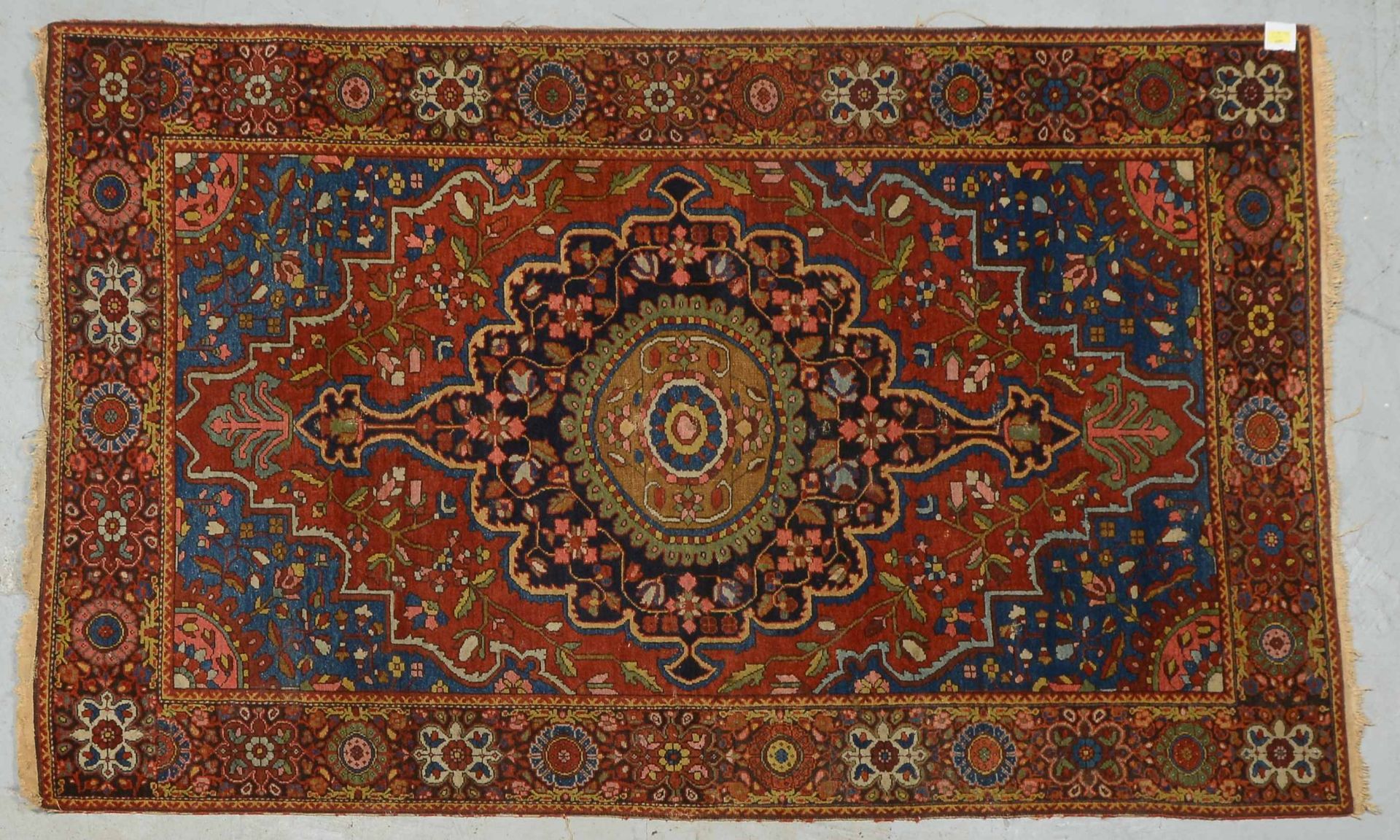 Bakhtiari-Orientteppich, alt (ca. 80 Jahre), Pflanzenfarben, mit farbenfroher und lebendiger Musteru
