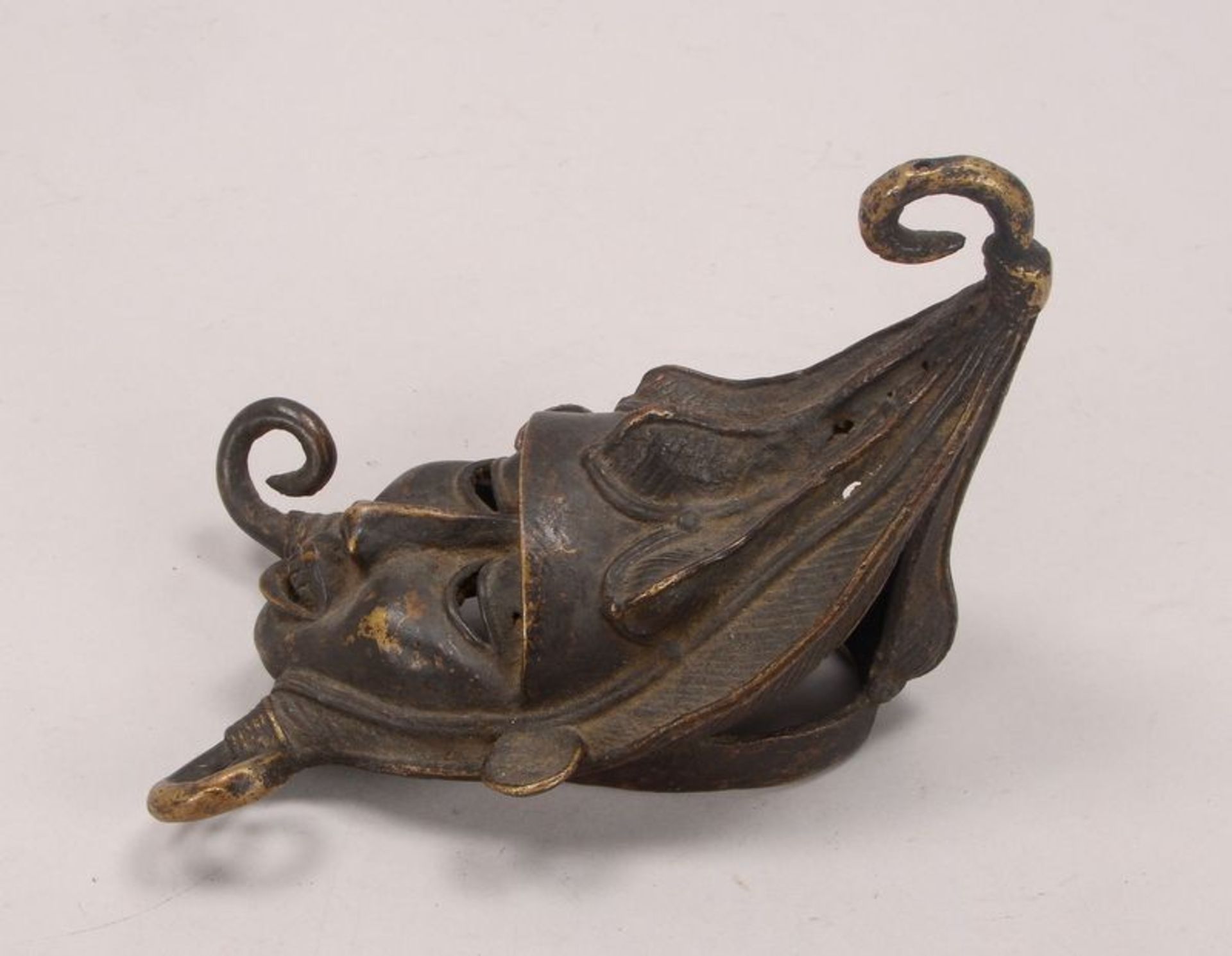 Maske (Afrika - wohl Mali), Bronze; L&auml;nge 20 cm, H&ouml;he 17 cm - Image 2 of 2