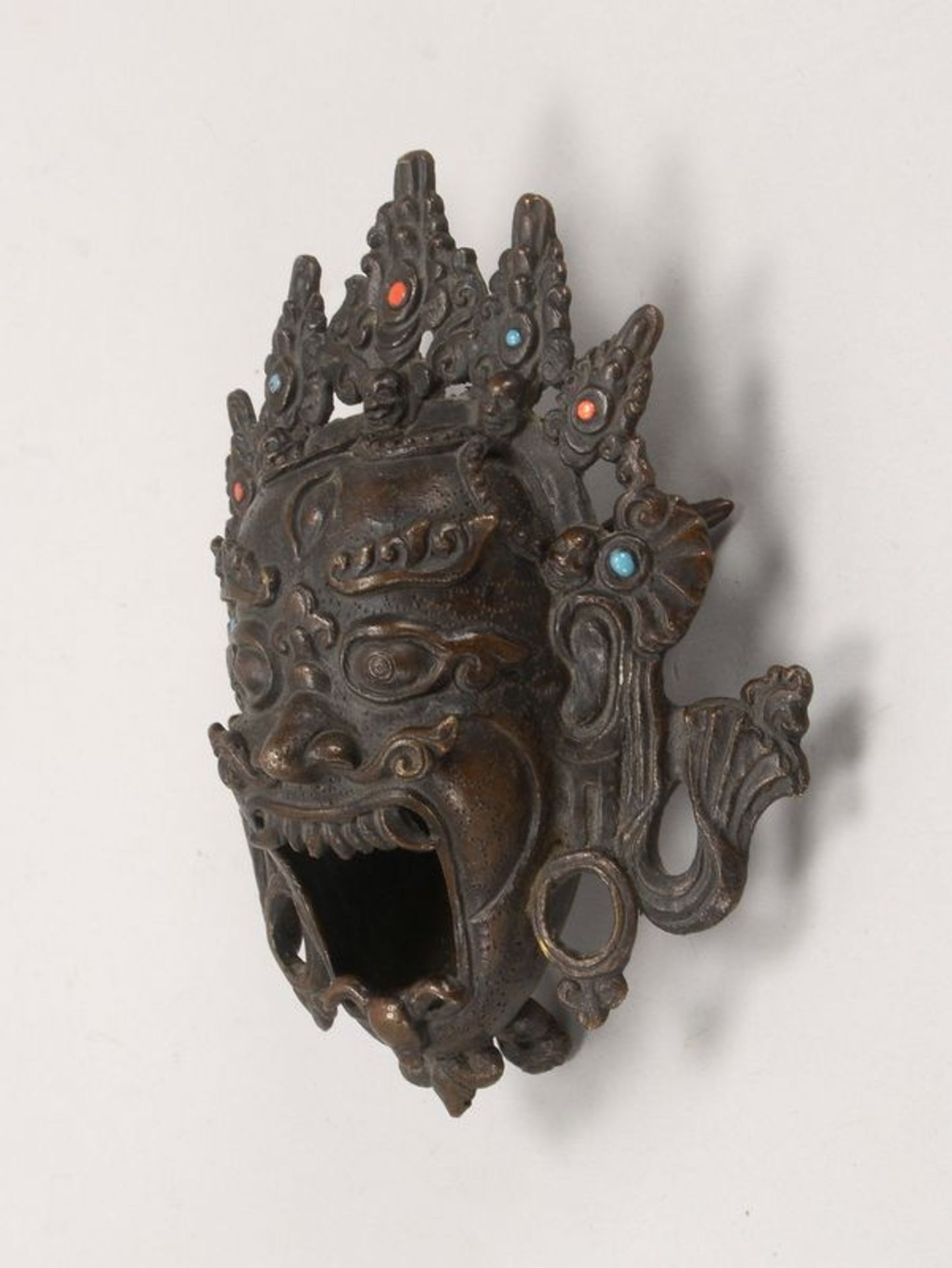 Wandmaske (Nepal/Tibet), Bronze, mit Schmucksteinbesatz; H&ouml;he 16 cm, Breite 13 cm - Image 2 of 2