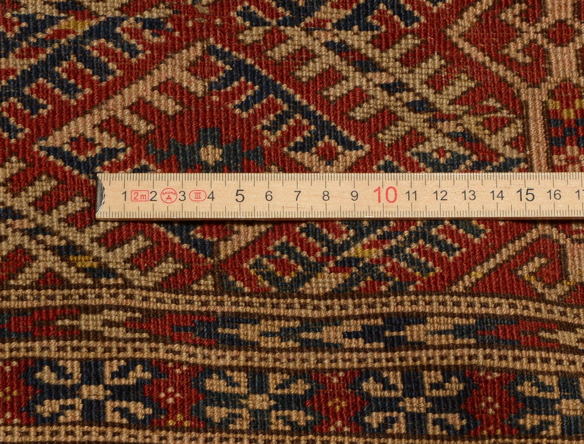 Tekke-Hauptteppich (ungew&ouml;hnliches Format - 5 x 14 G&uuml;ls), antik, recht guter Florzustand; - Bild 2 aus 2