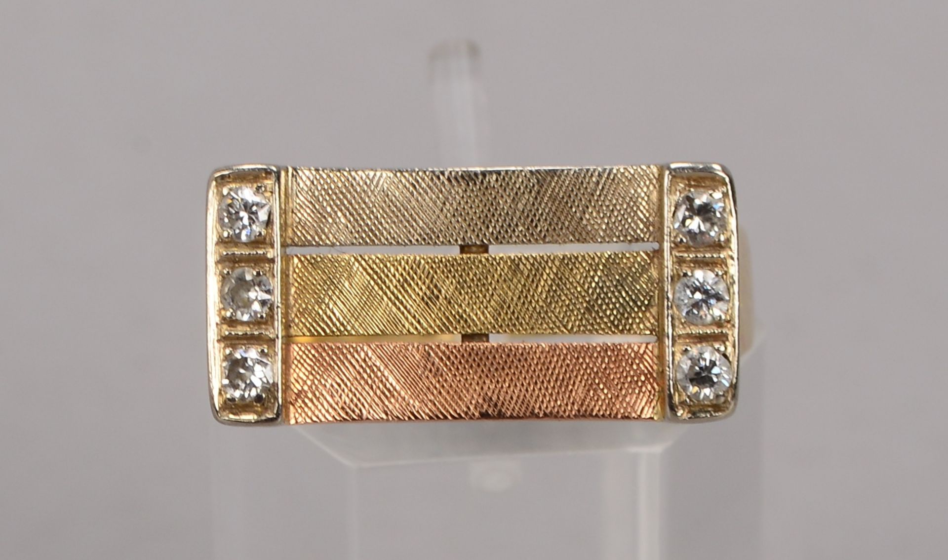 Ring, 585 GG/tricolor (gepr&uuml;ft), besetzt mit 6x kleinen Brillanten; RG 55, Gewicht 6,20 g - Image 2 of 2