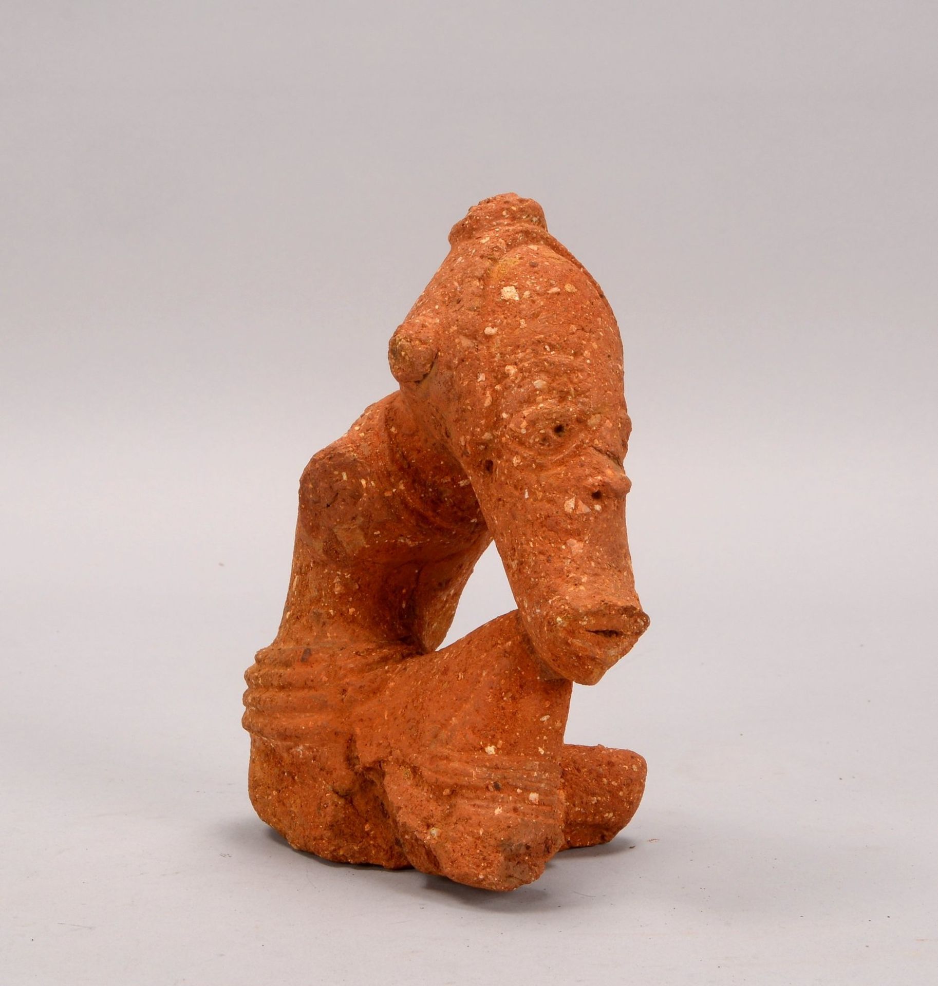 Museale Nok-Figur (Nigeria, 500 vor Christus - 500 nach Christus; mit Sachverst&auml;ndigen-Printgut