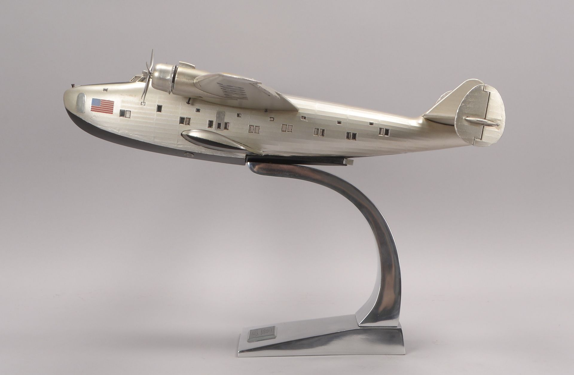 Flugzeugmodell, -AM 2017, No. 1038-, -Dixie Clipper 1939-, Kunststoff auf Metallfuss, Spannweite ca. - Bild 2 aus 3