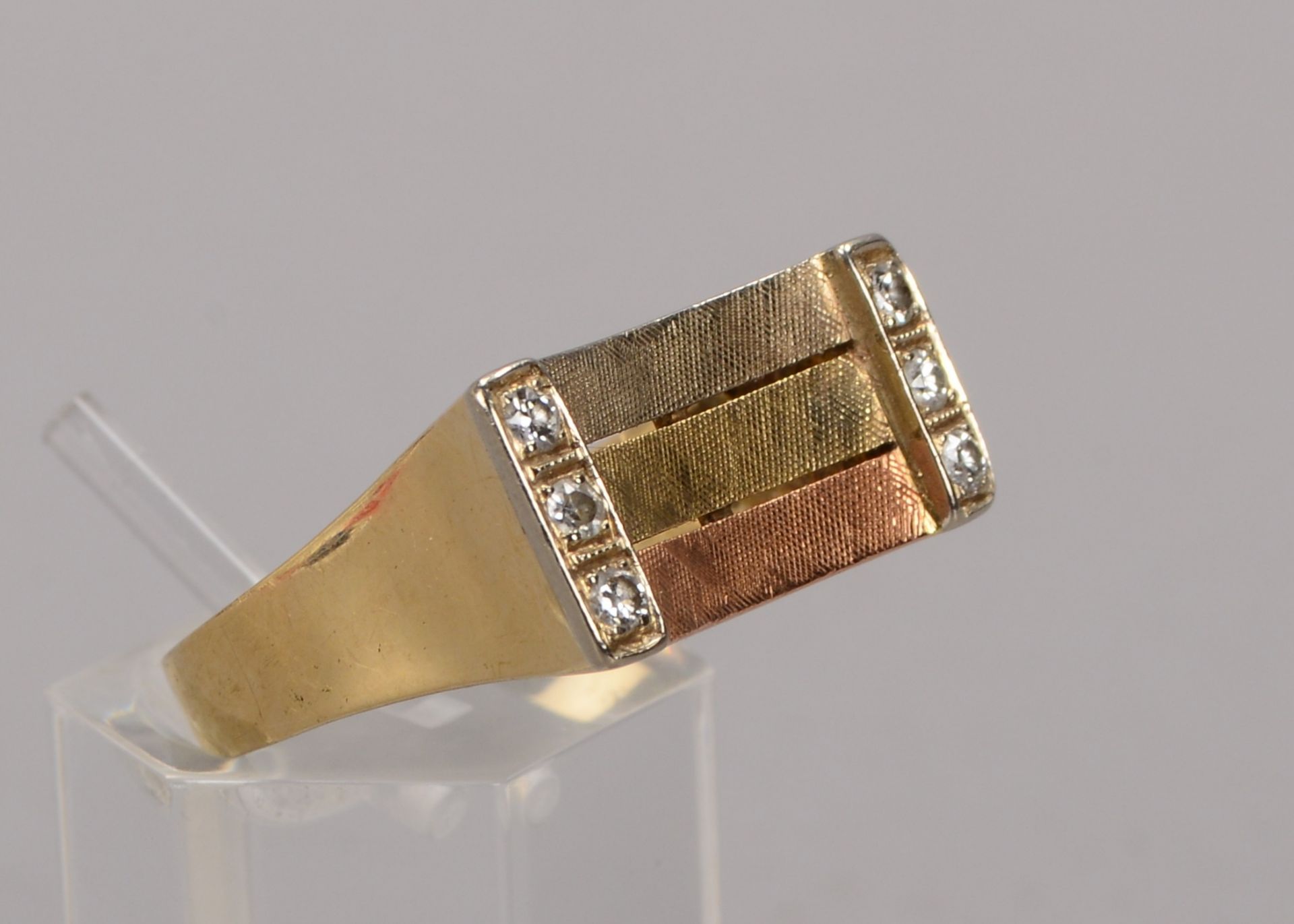 Ring, 585 GG/tricolor (geprueft), besetzt mit 6x kleinen Brillanten, RG 55, Gewicht 6,20 g
