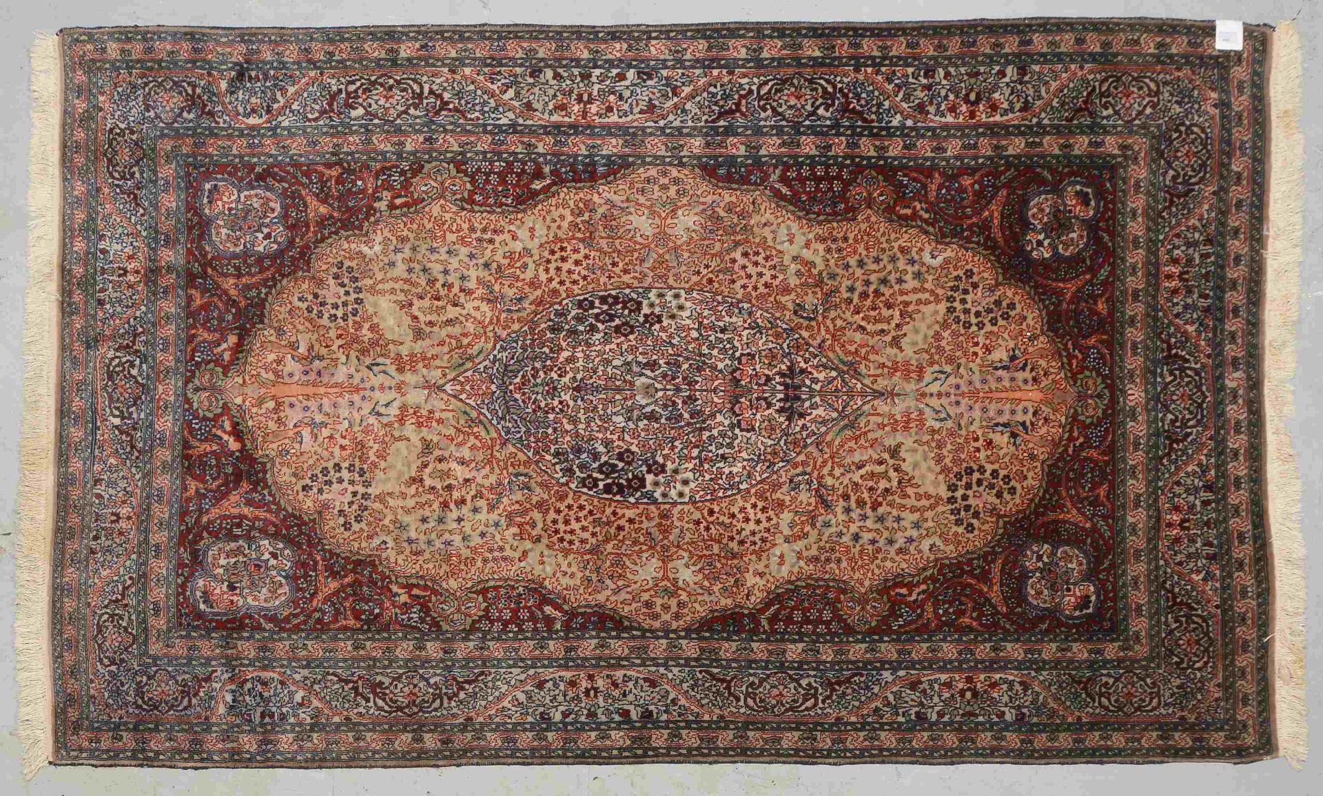 Orientteppich (Taebriz -?), feine Knuepfung, Masse 230 x 140 cm (mit leichten Gebrauchsspuren - Image 2 of 4