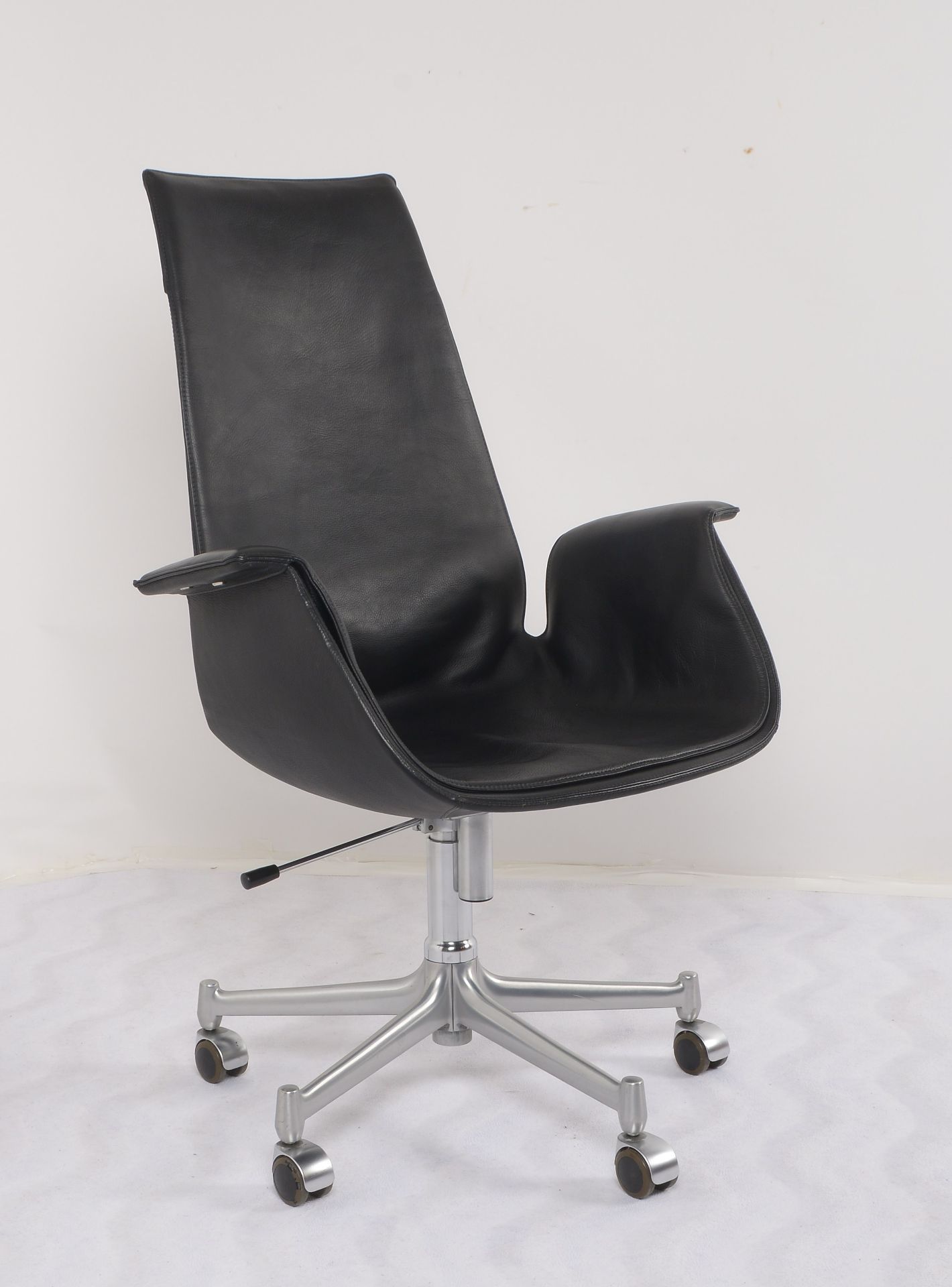 Walter Knoll, -Tulip Chair- FK 6727, hoehenverstellbarer Drehsessel, Sitzschale und Rueckenschale sc - Image 2 of 2