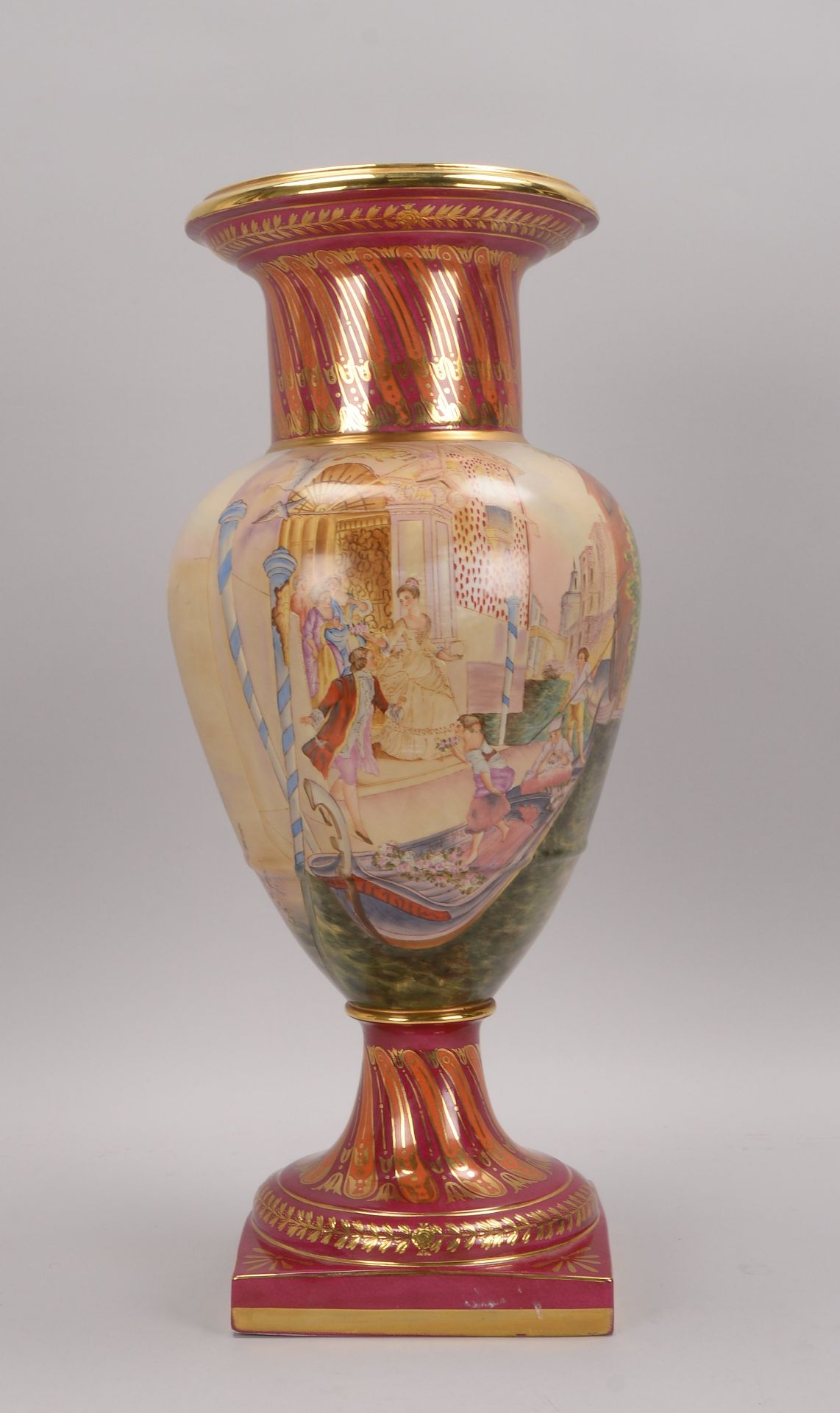 Royal Vienna, grosse Porzellanvase, ovoider Korpus, mit -Galanten Szenen- auf bordeauxrotem Fond, pa - Image 4 of 8