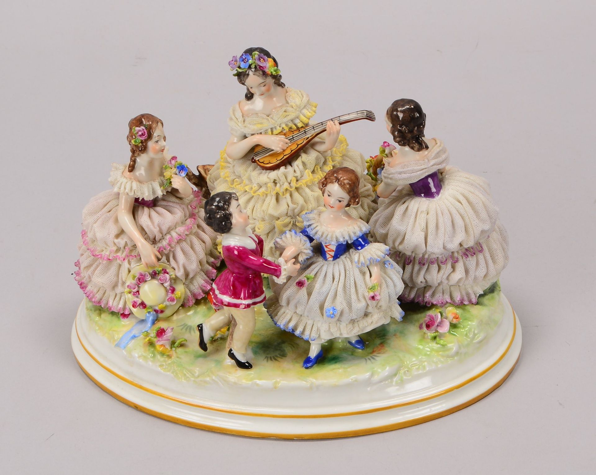 Volkstedt, Porzellan-Figurengruppe, -Tanzstunde- (Darstellung von tanzenden Kindern/Blumenmaedchen m - Bild 2 aus 3