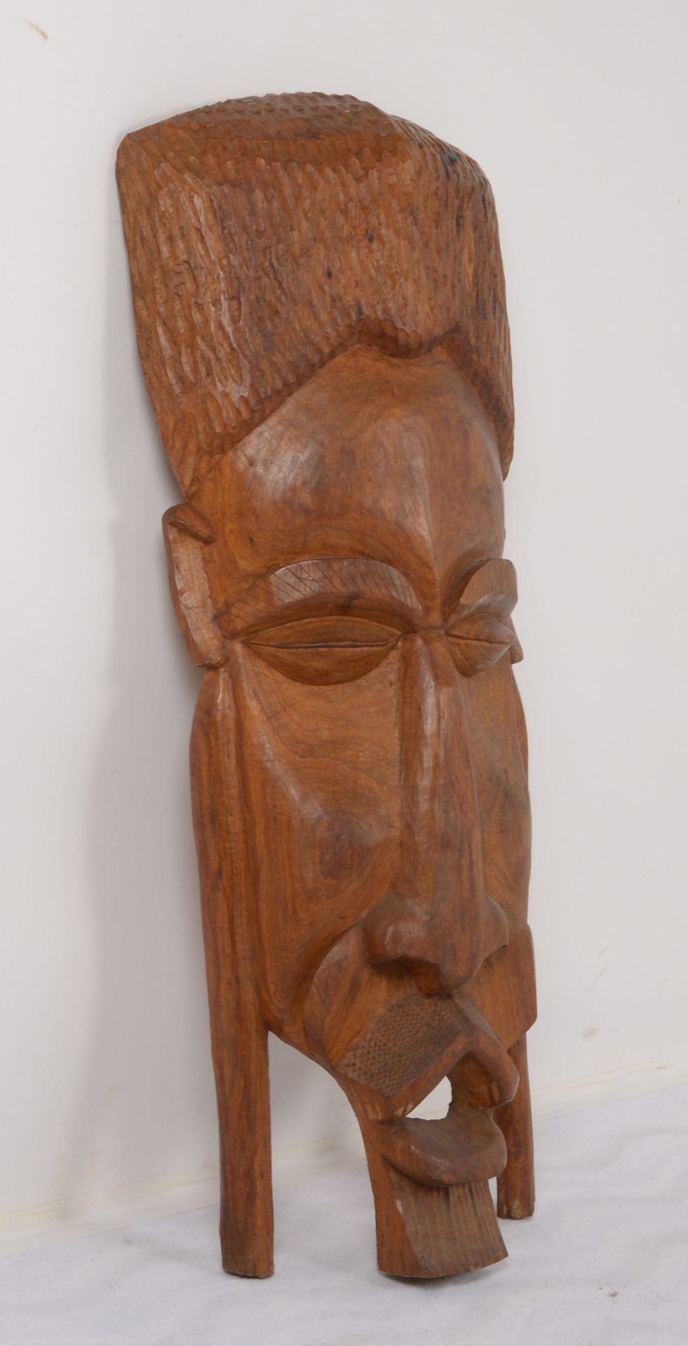 Grosse Maske (Afrika), Hartholz handgeschnitzt, Masse 117 x 50 cm - Image 2 of 2