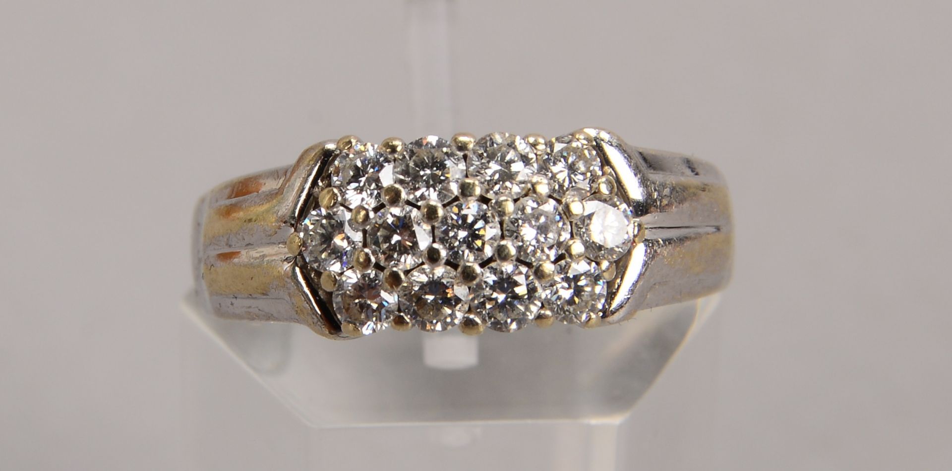 Ring, 585 WG/GG (gez.), mit 13-fachem Brillantbesatz/zusammen 0,71 ct, RG 56, Gewicht 3,58 g - Image 2 of 2