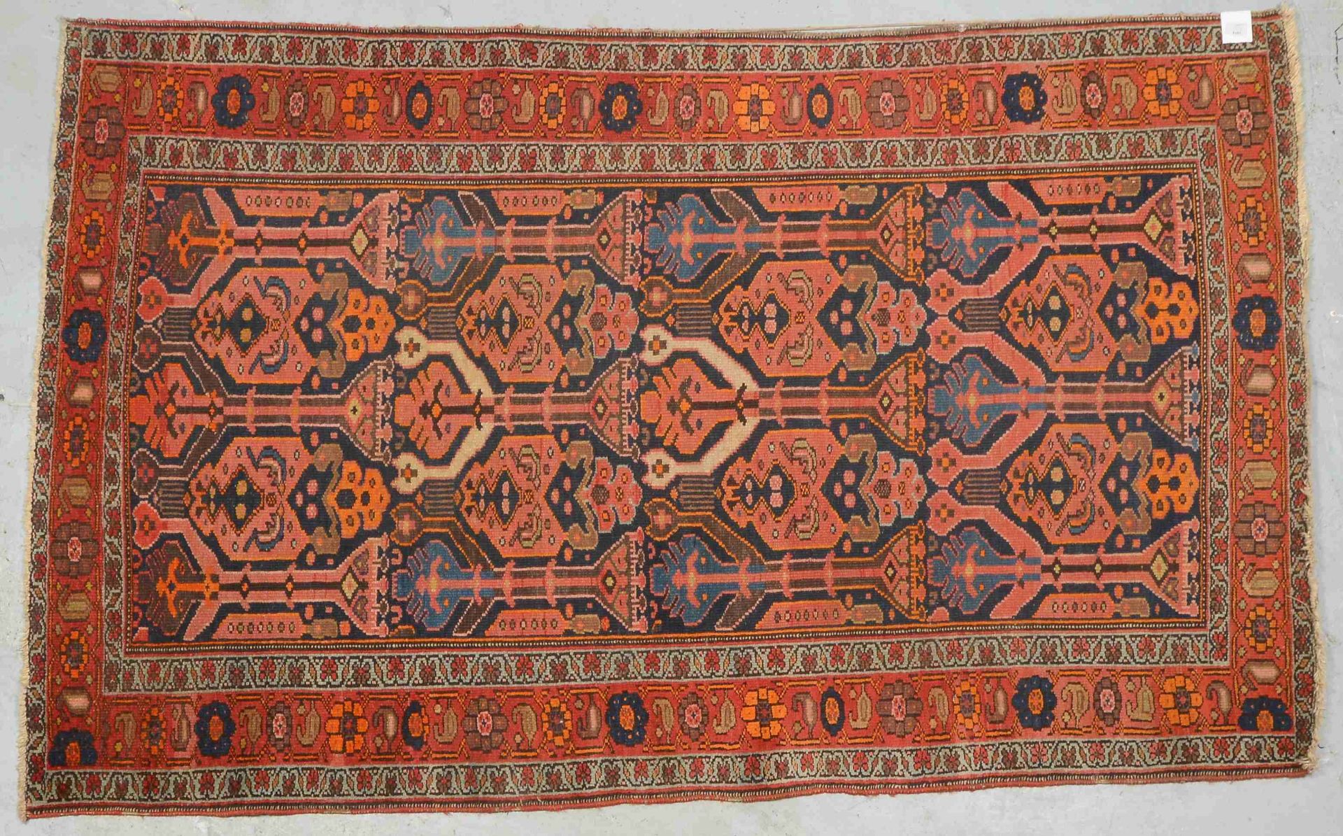 Orient-Schildteppich, (Kaukasus/Kuba - vgl. Bennett, S. 144), aelter, flacher Flor in altersgerechte - Bild 2 aus 4